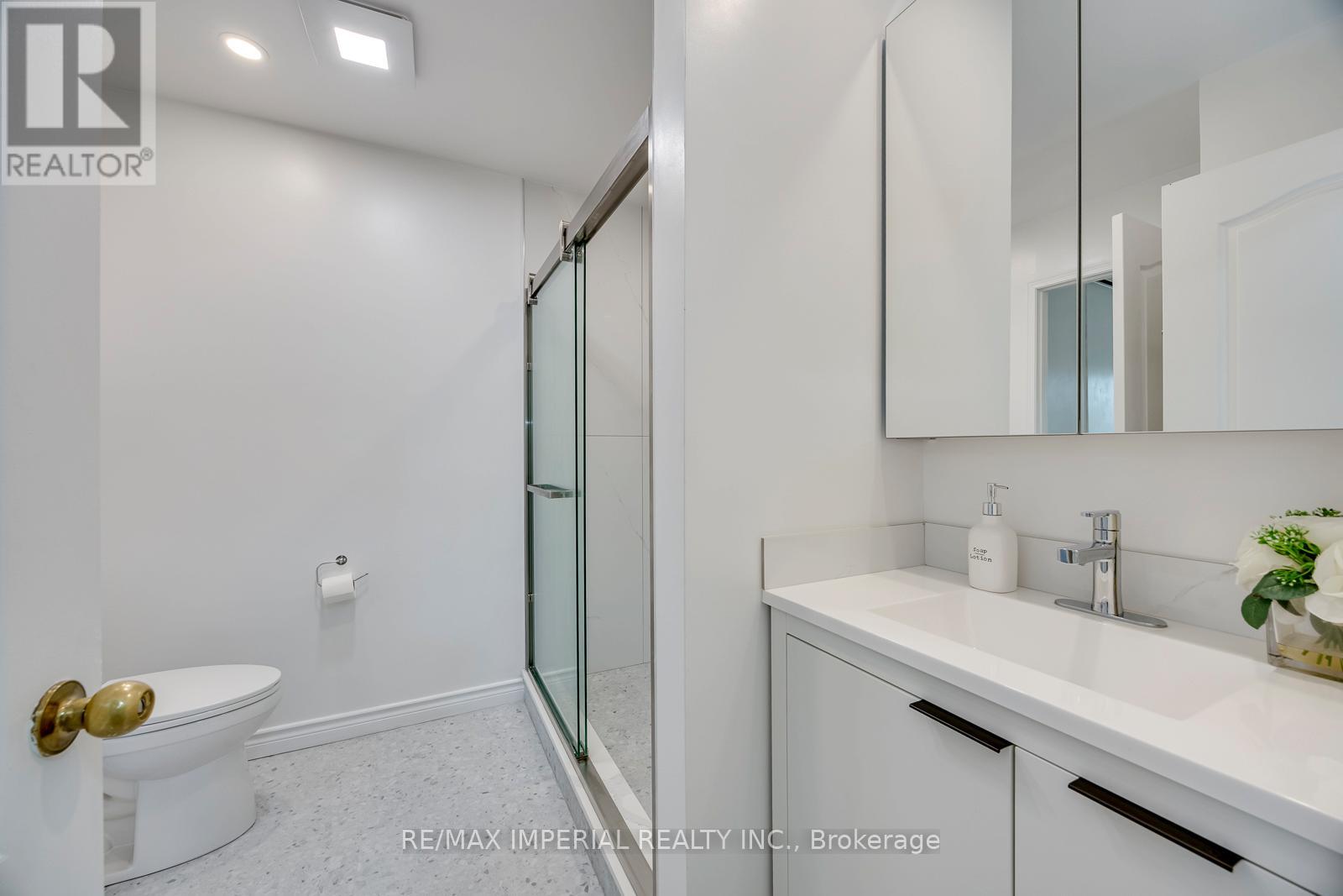 26 - 833 Scollard Court, Mississauga, Ontario  L5V 2B4 - Photo 36 - W13232594