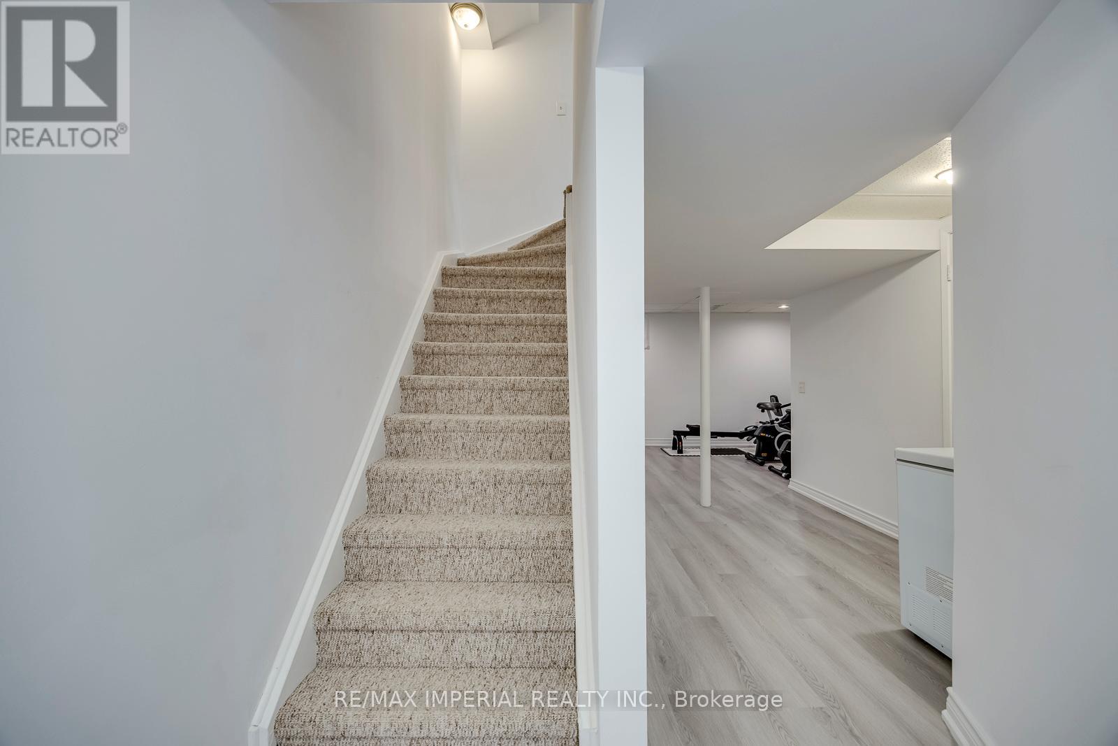 26 - 833 Scollard Court, Mississauga, Ontario  L5V 2B4 - Photo 38 - W13232594