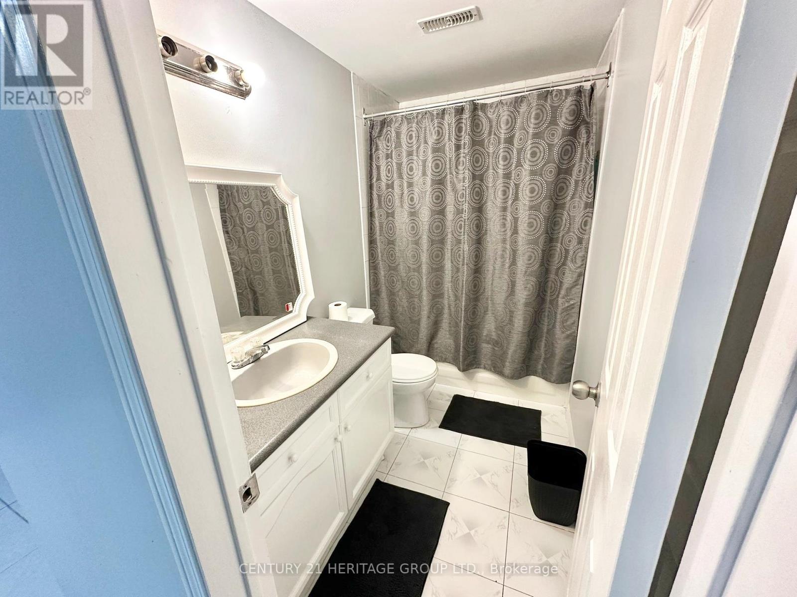Lower - 32 Histon Crescent, Brampton, Ontario  L6V 3R1 - Photo 6 - W13232608
