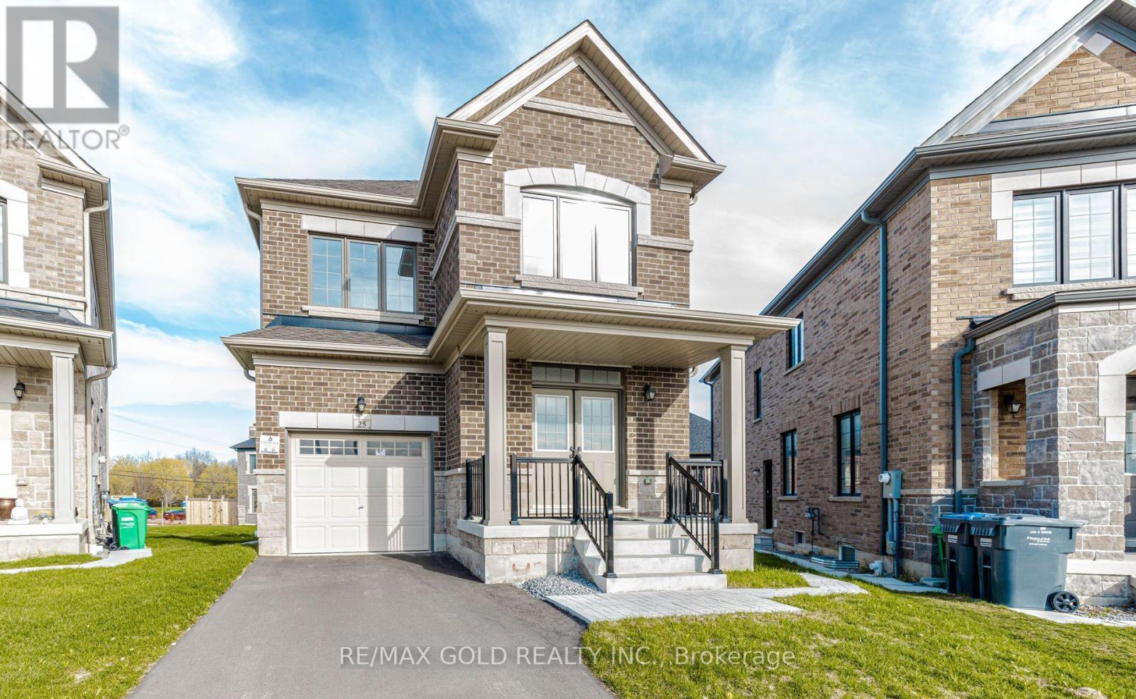 25 Sapwood Crescent, Brampton, Ontario  L6Z 0K8 - Photo 2 - W13232616