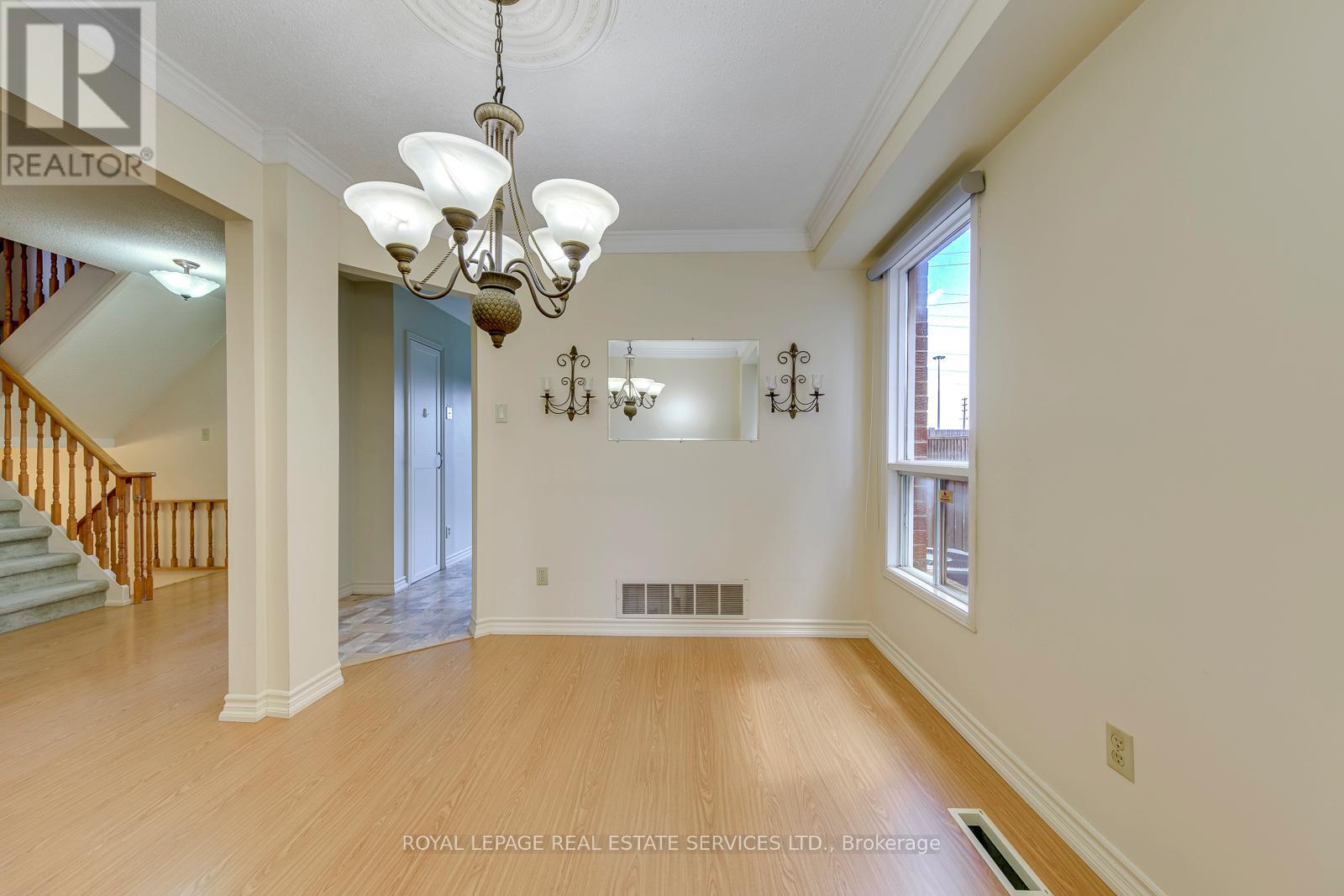 396 Laurentian Avenue, Mississauga, Ontario  L4Z 2J3 - Photo 11 - W13232638
