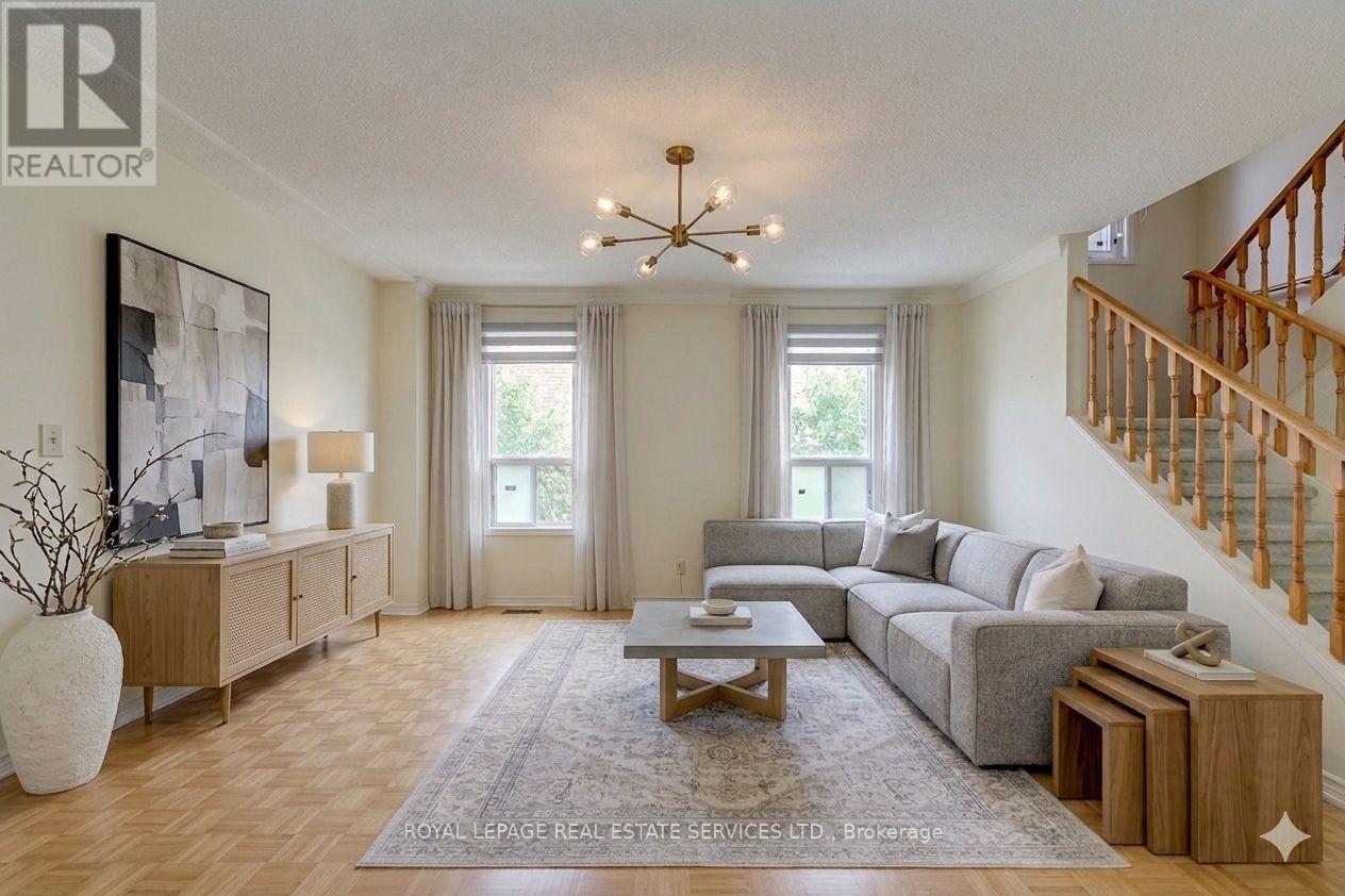 396 Laurentian Avenue, Mississauga, Ontario  L4Z 2J3 - Photo 5 - W13232638