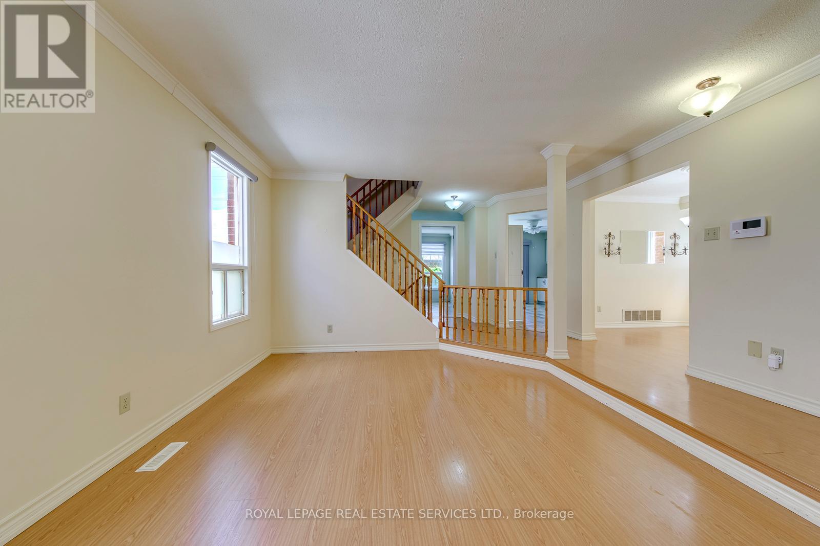396 Laurentian Avenue, Mississauga, Ontario  L4Z 2J3 - Photo 8 - W13232638