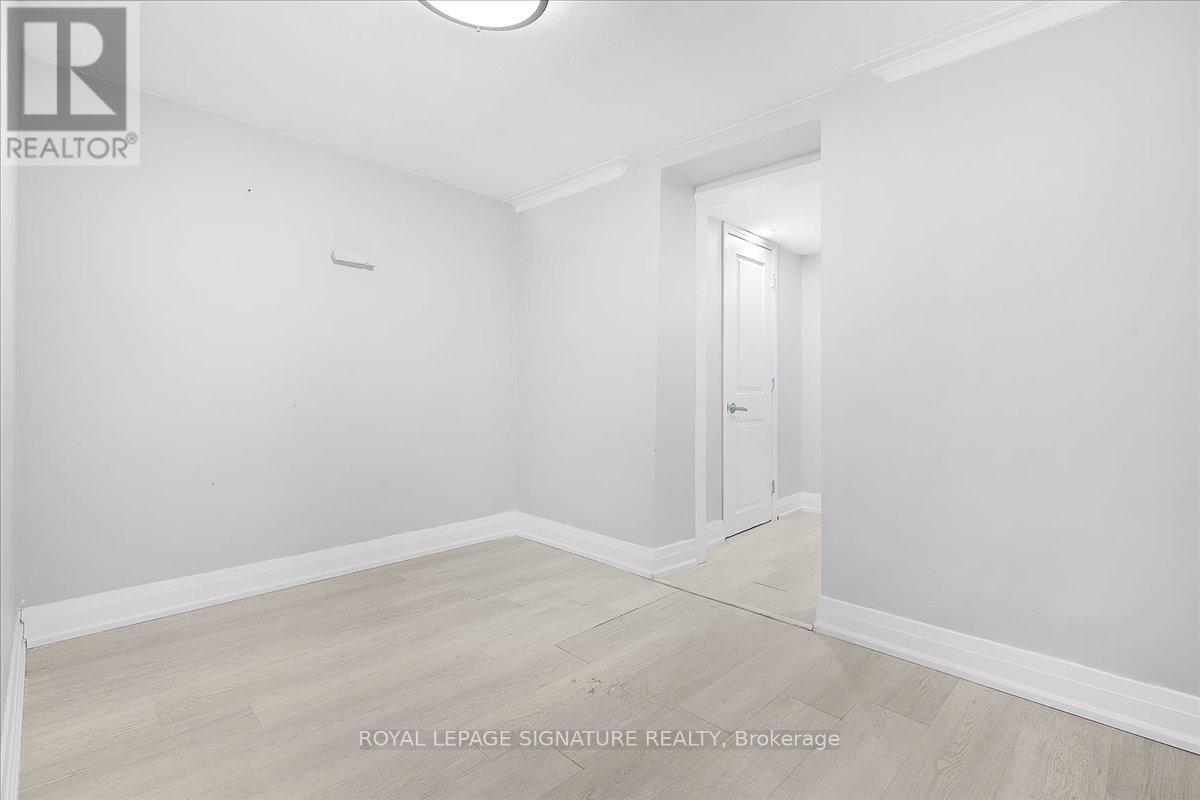 90a Bicknell Avenue, Toronto, Ontario  M6M 4G7 - Photo 21 - W13232664