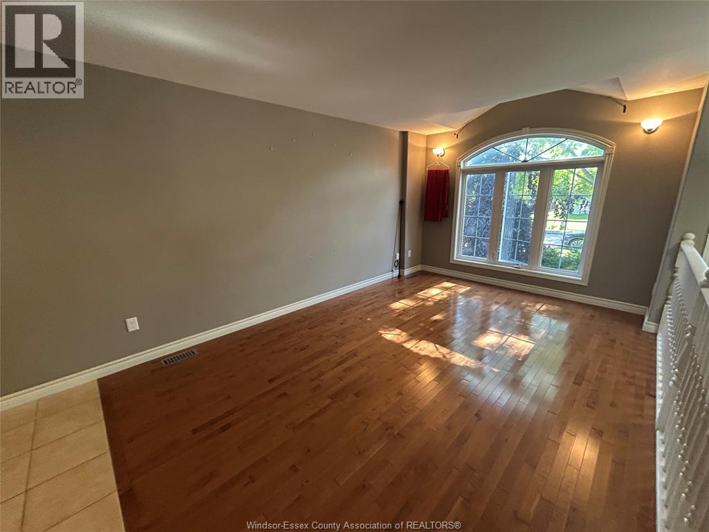 4665 Fontana Avenue, Windsor, Ontario  N9G 3E1 - Photo 2 - 26012923