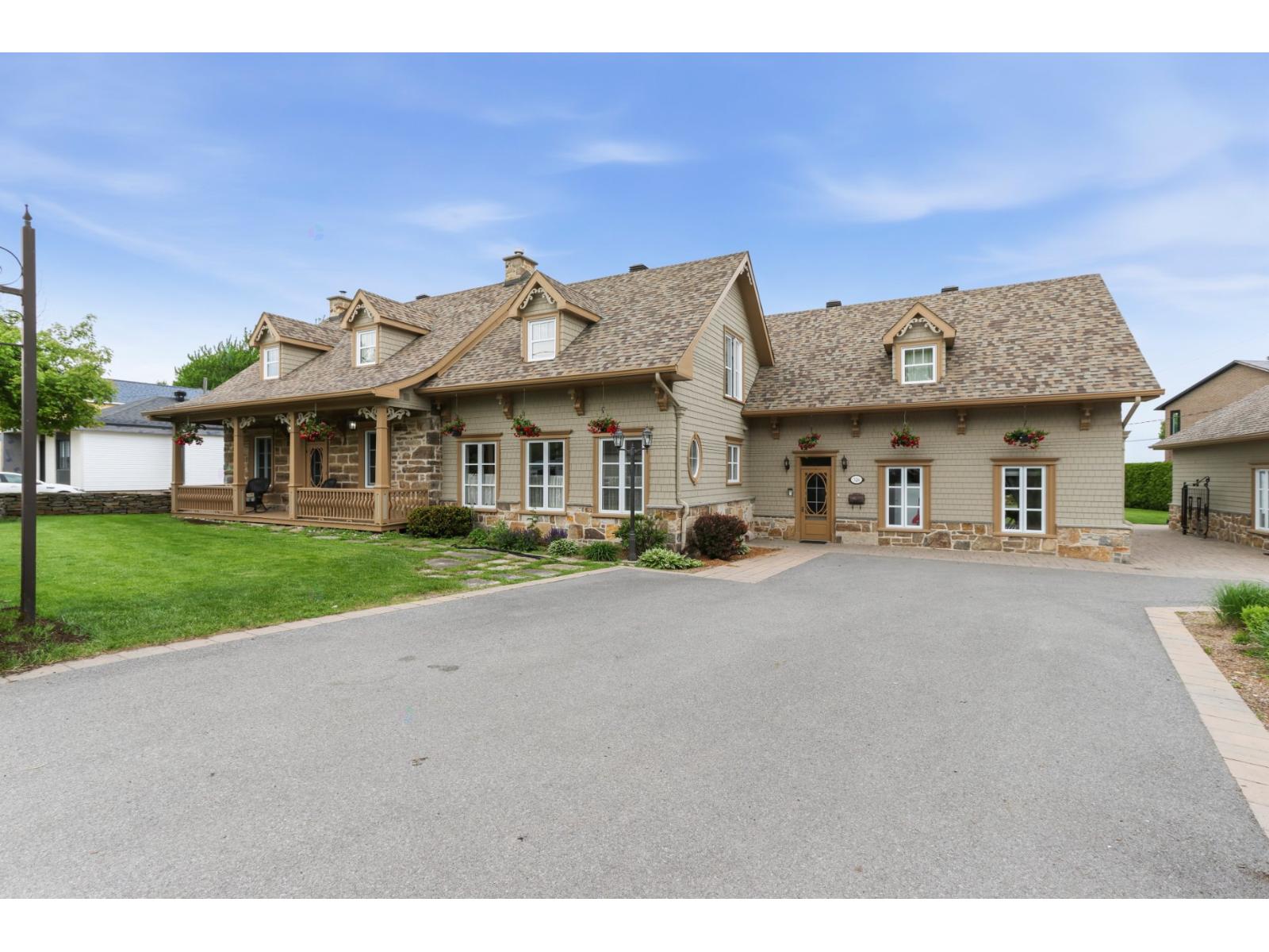 326 Boul. de Maple Grove Beauharnois Quebec Canada J6N1M1 3