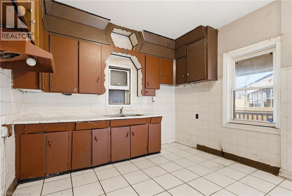 249 Wentworth Street N, Hamilton, Ontario  L8L 5V9 - Photo 12 - 40820866