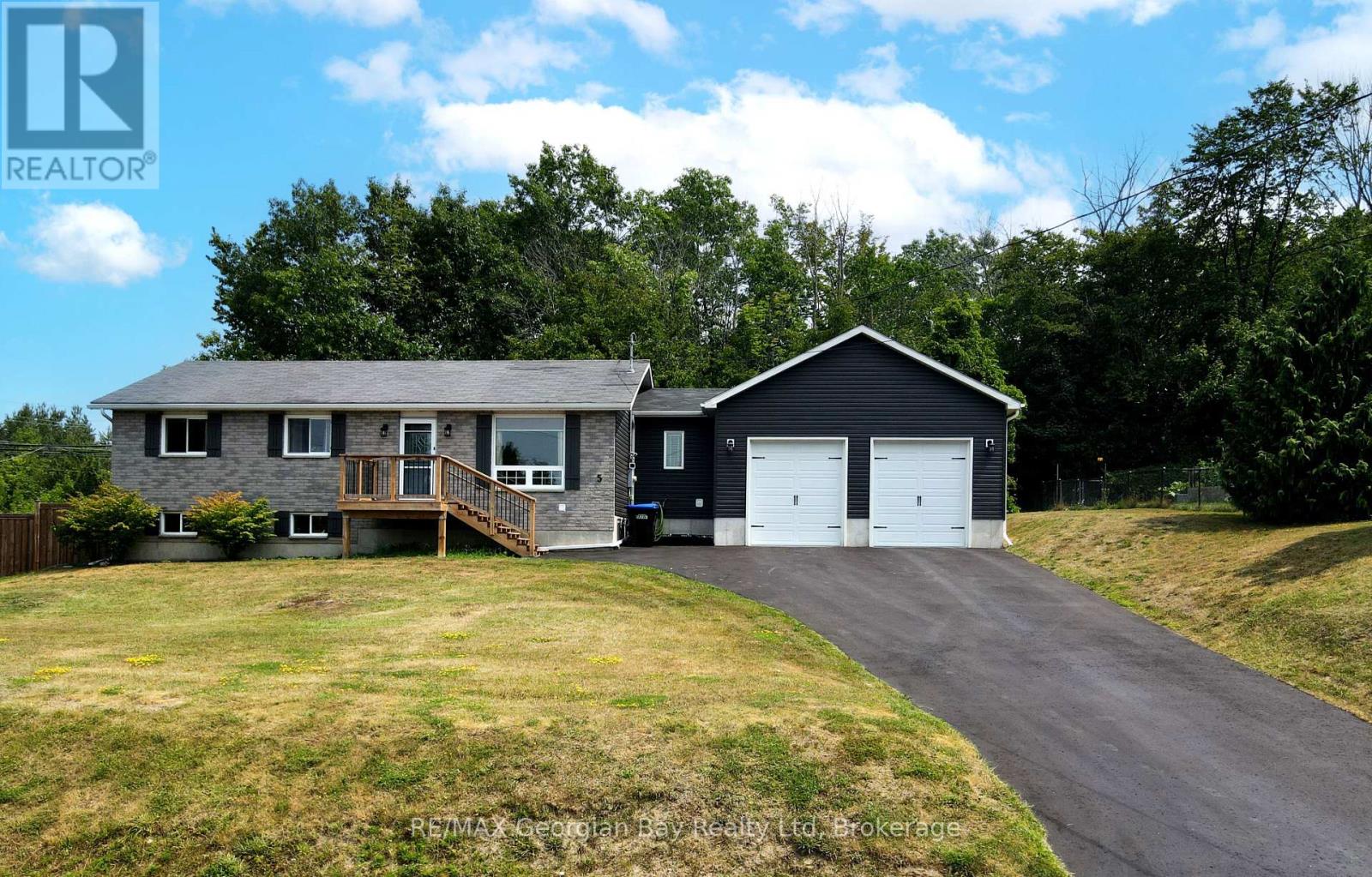 5 Easton Avenue, Tay (Port Mcnicoll), Ontario  L0K 1R0 - Photo 1 - S13233020