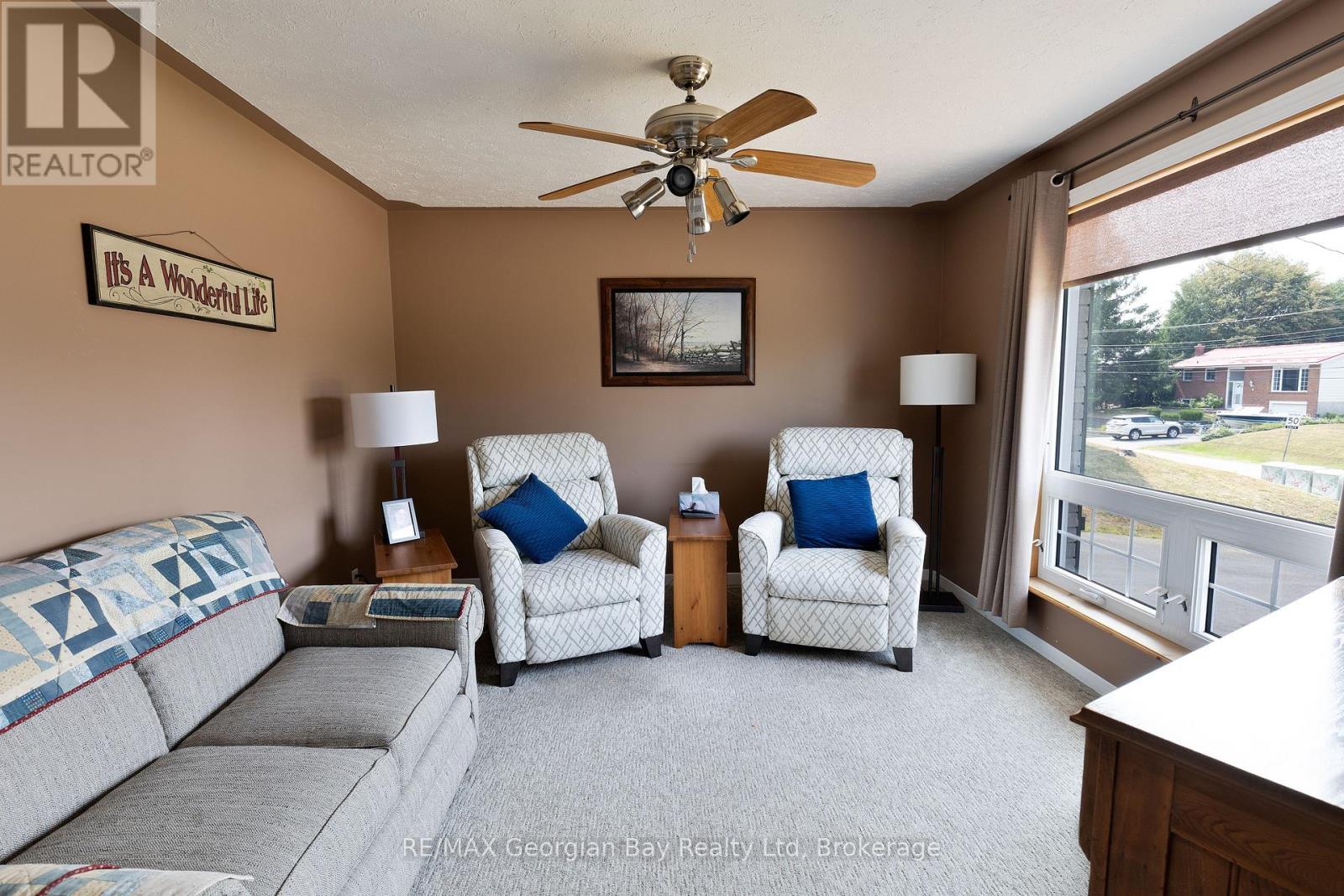 5 Easton Avenue, Tay (Port Mcnicoll), Ontario  L0K 1R0 - Photo 5 - S13233020