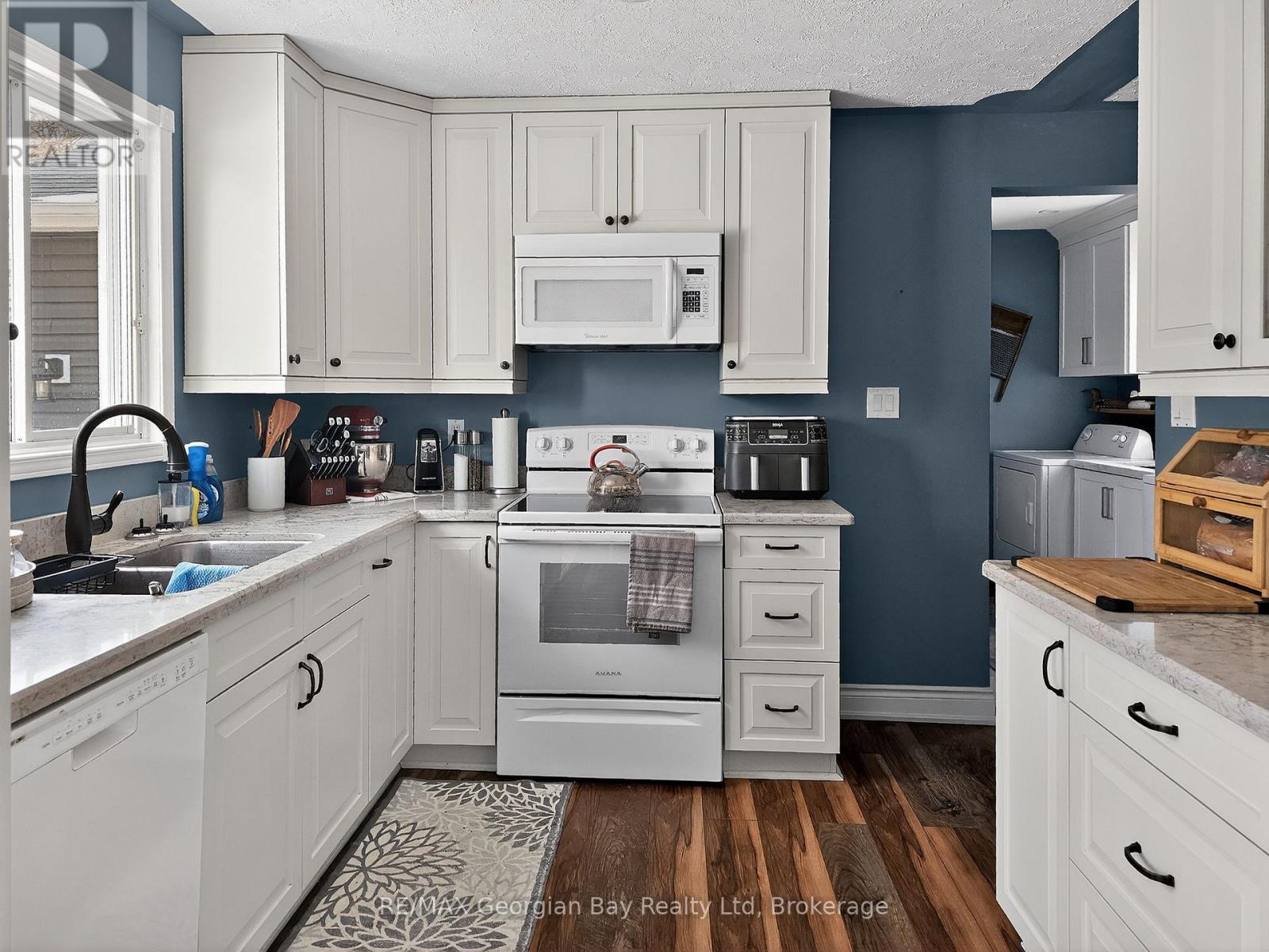 5 Easton Avenue, Tay (Port Mcnicoll), Ontario  L0K 1R0 - Photo 7 - S13233020