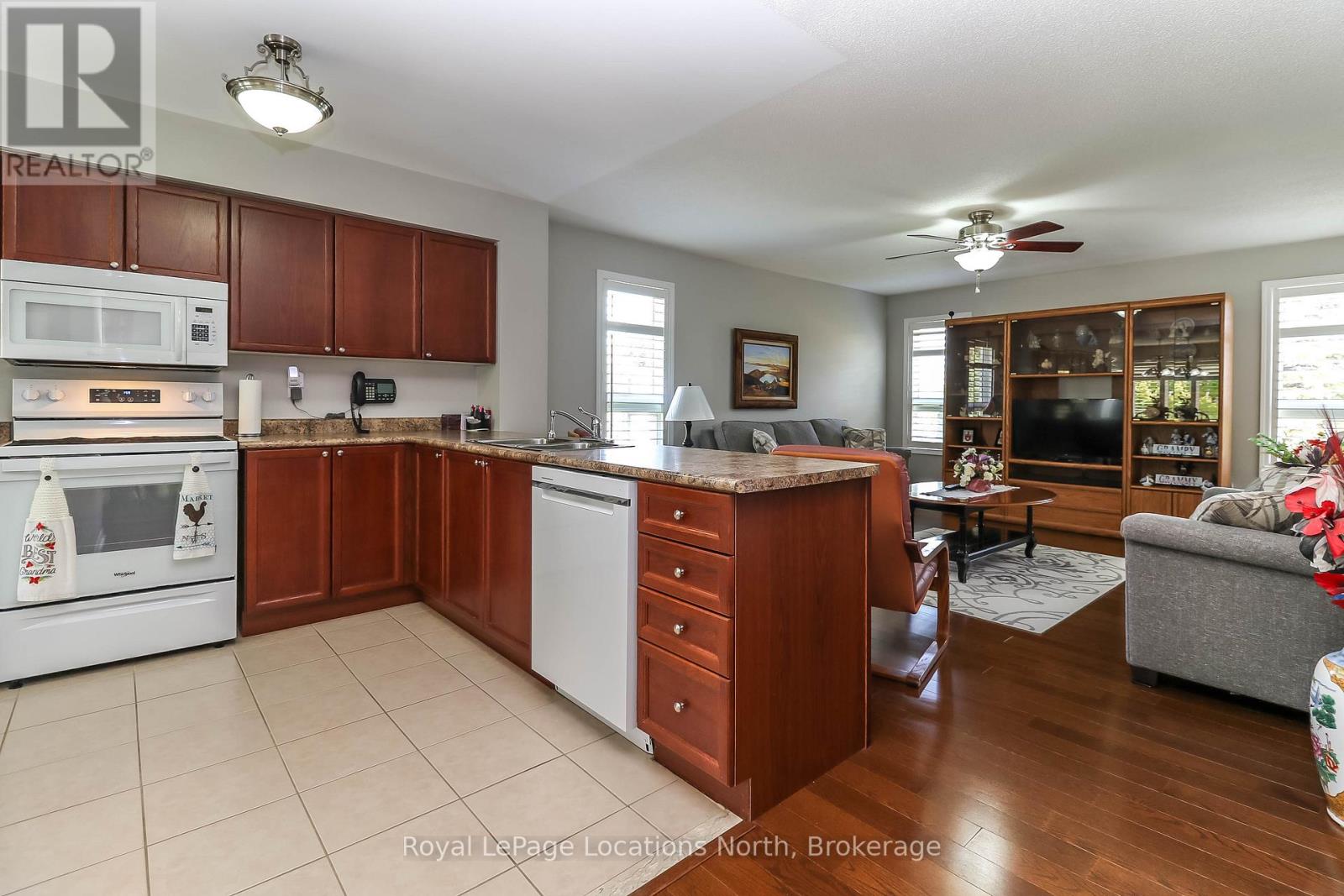 29 Masters Lane, Wasaga Beach, Ontario  L9Z 1S8 - Photo 11 - S13233066