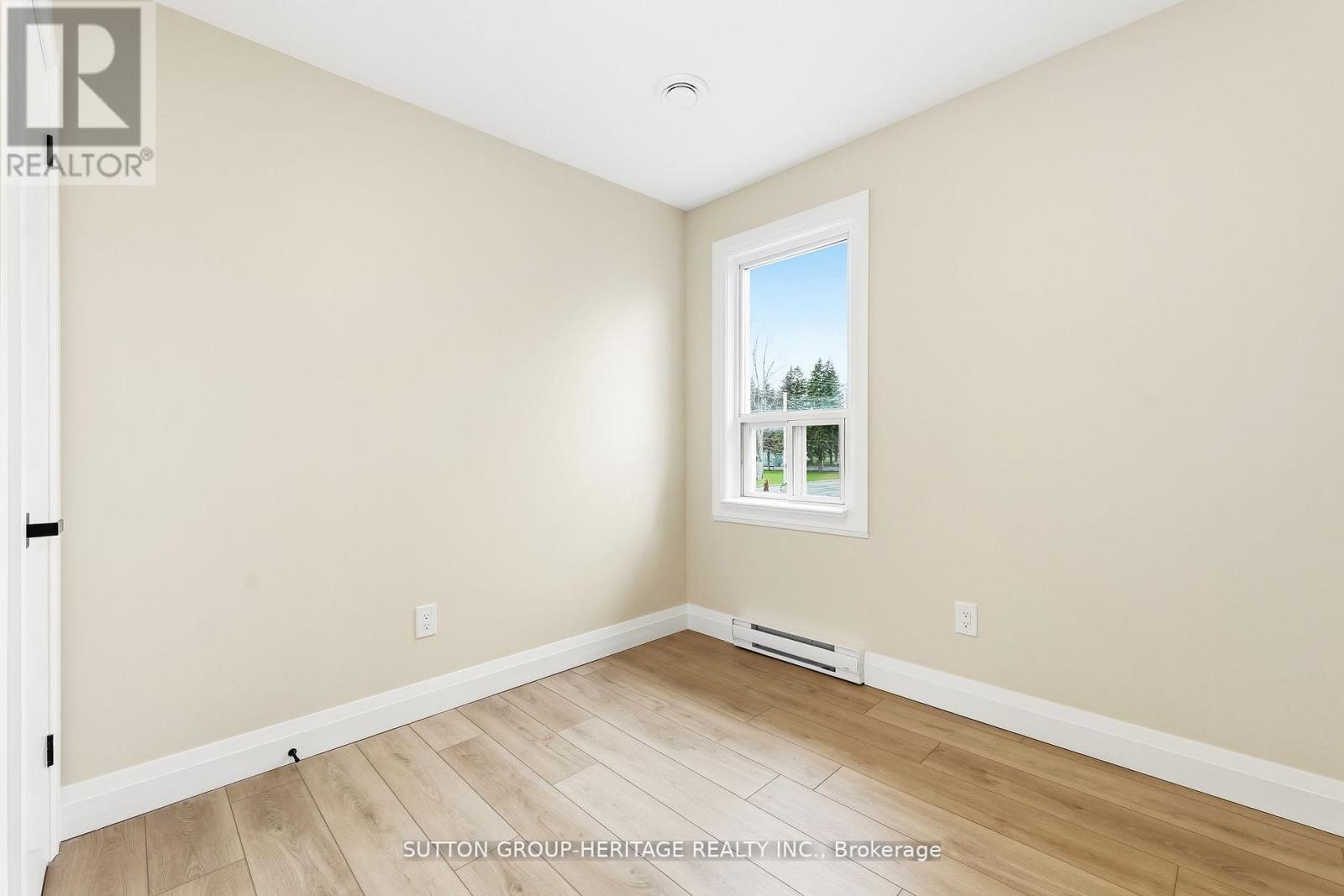 Upper - 164 Dixon Drive, Quinte West, Ontario  K8V 1X2 - Photo 17 - X13232562