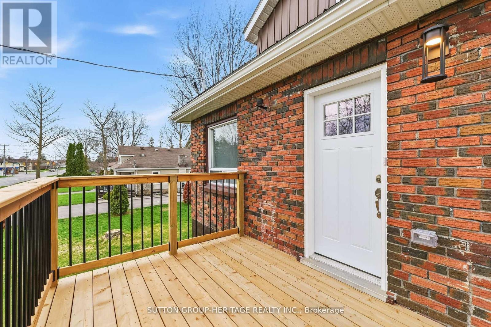 Upper - 164 Dixon Drive, Quinte West, Ontario  K8V 1X2 - Photo 3 - X13232562