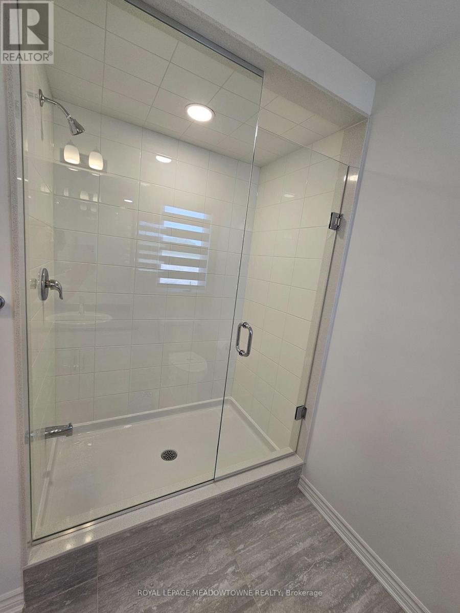 879 Amand Drive, Kitchener, Ontario  N2R 0V6 - Photo 14 - X13232586
