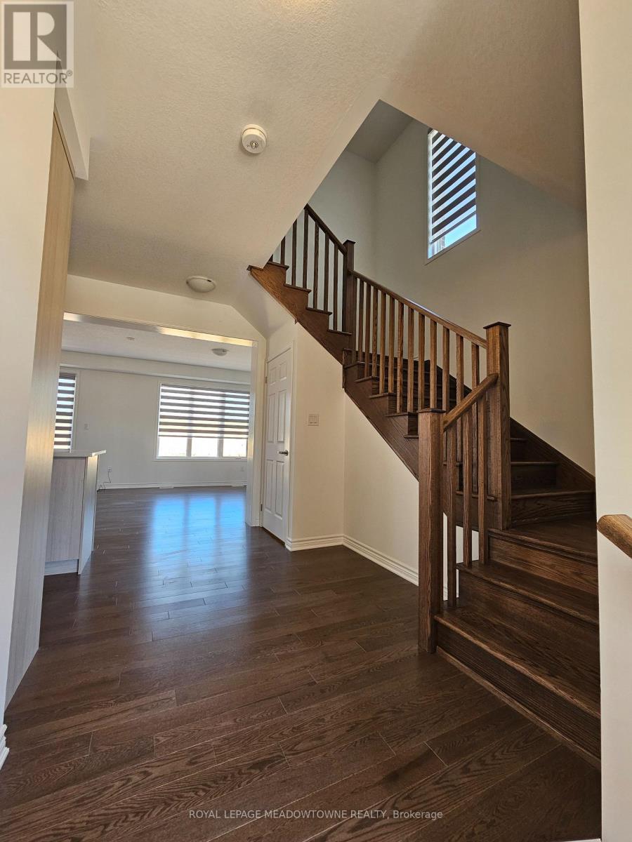 879 Amand Drive, Kitchener, Ontario  N2R 0V6 - Photo 5 - X13232586
