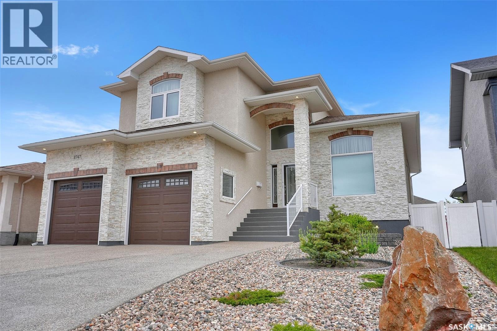 8747 Wascana Gardens Place, Regina, Saskatchewan  S4V 1E8 - Photo 1 - SK037808