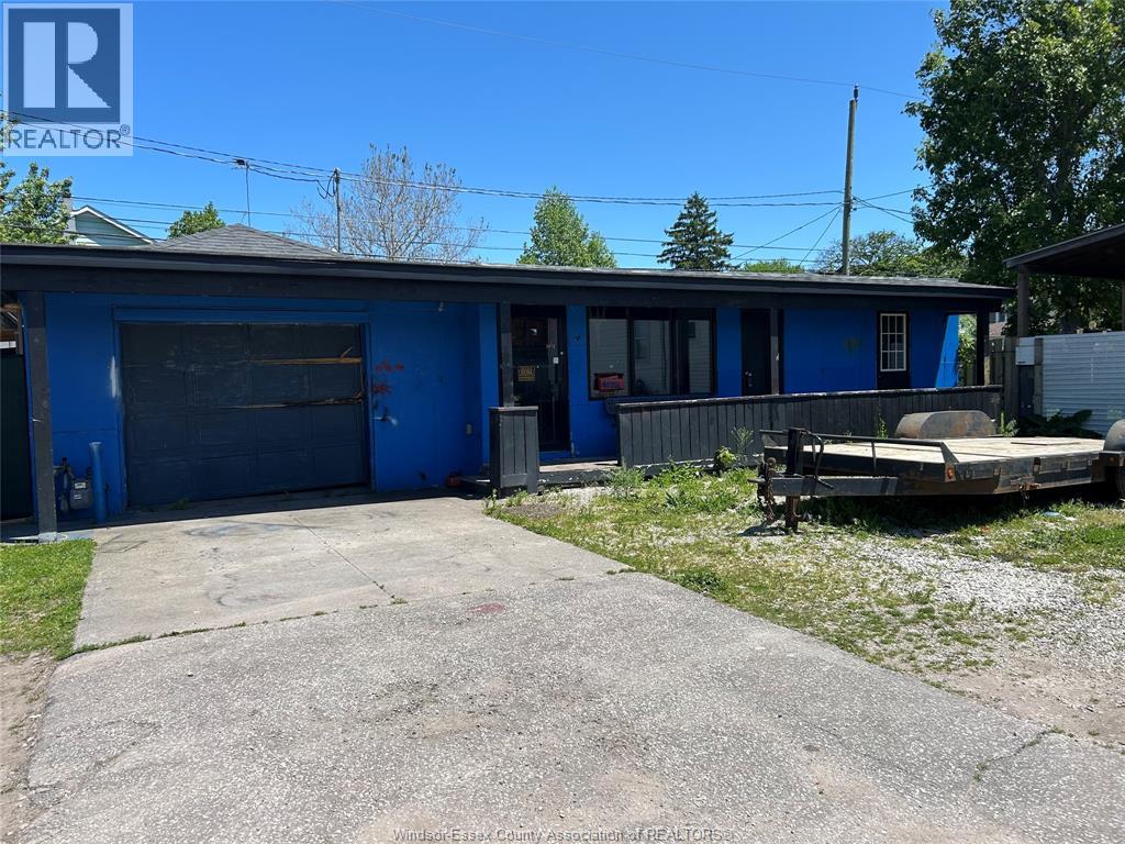 1672 DROUILLARD, Windsor, Ontario