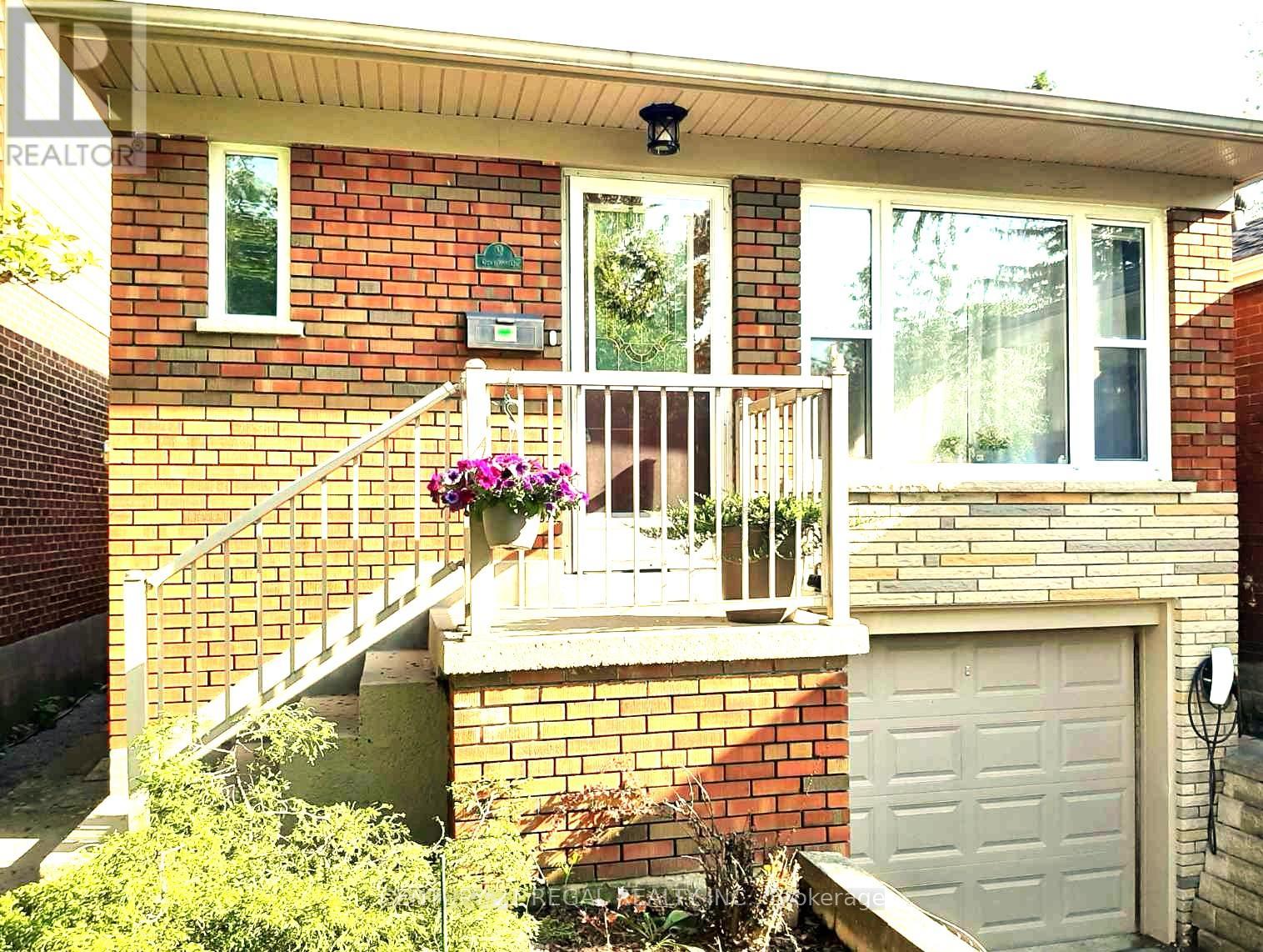 9 CRAIGLEE DRIVE, Toronto, Ontario
