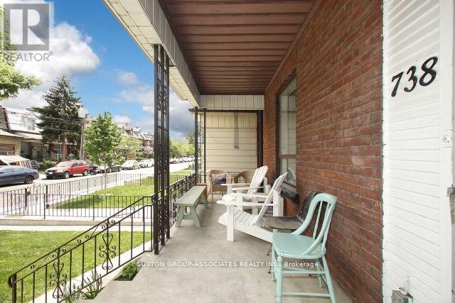 2nd Fl. - 738 Shaw Street, Toronto, Ontario  M6G 3L7 - Photo 2 - C13233016