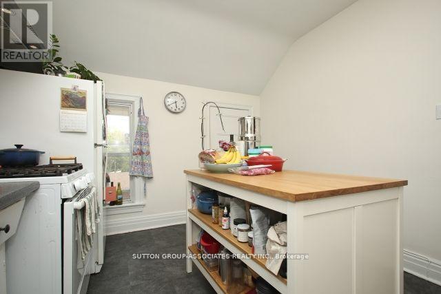 2nd Fl. - 738 Shaw Street, Toronto, Ontario  M6G 3L7 - Photo 8 - C13233016