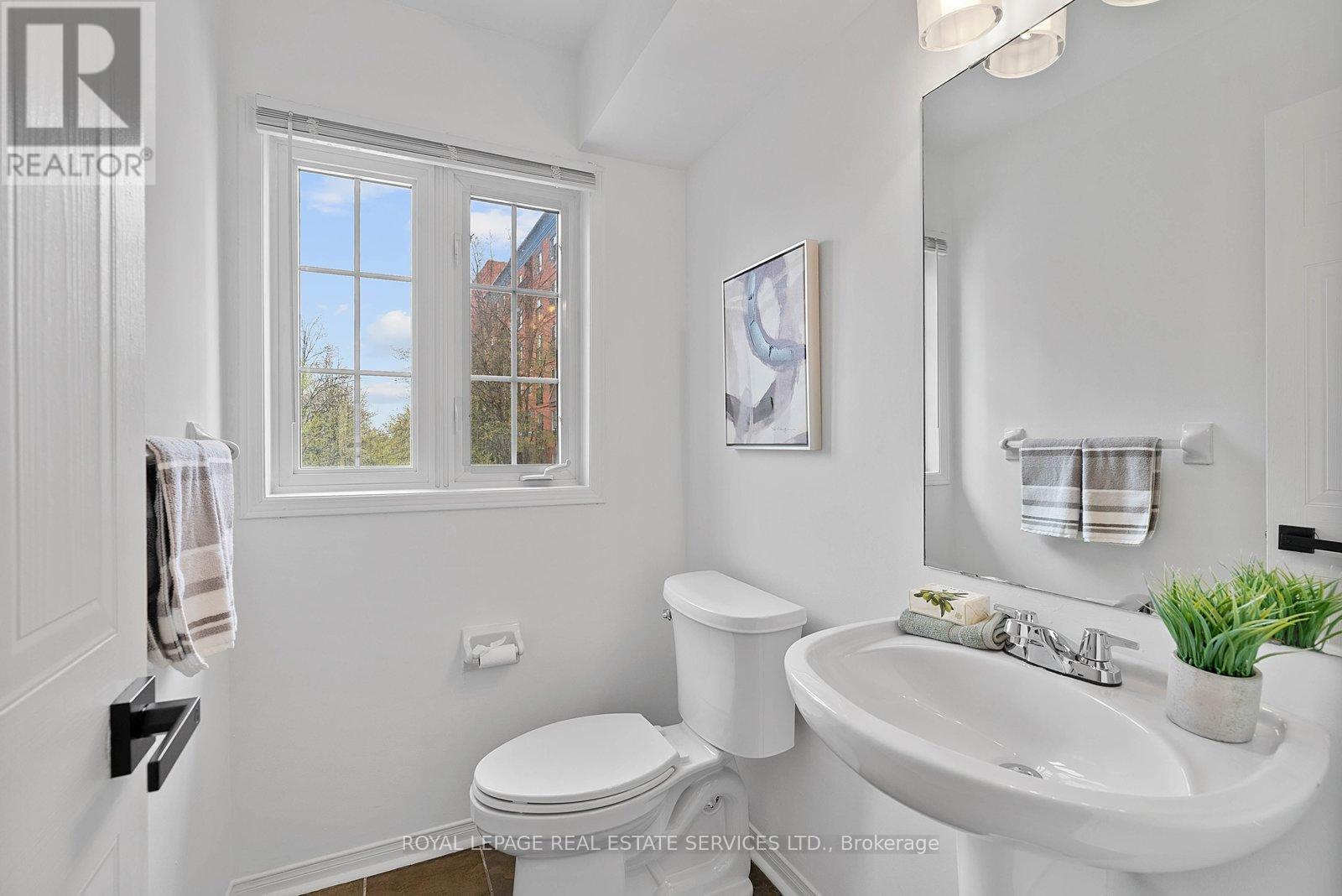 207 - 262 St Helens Avenue, Toronto, Ontario  M6H 4A4 - Photo 13 - C13233032