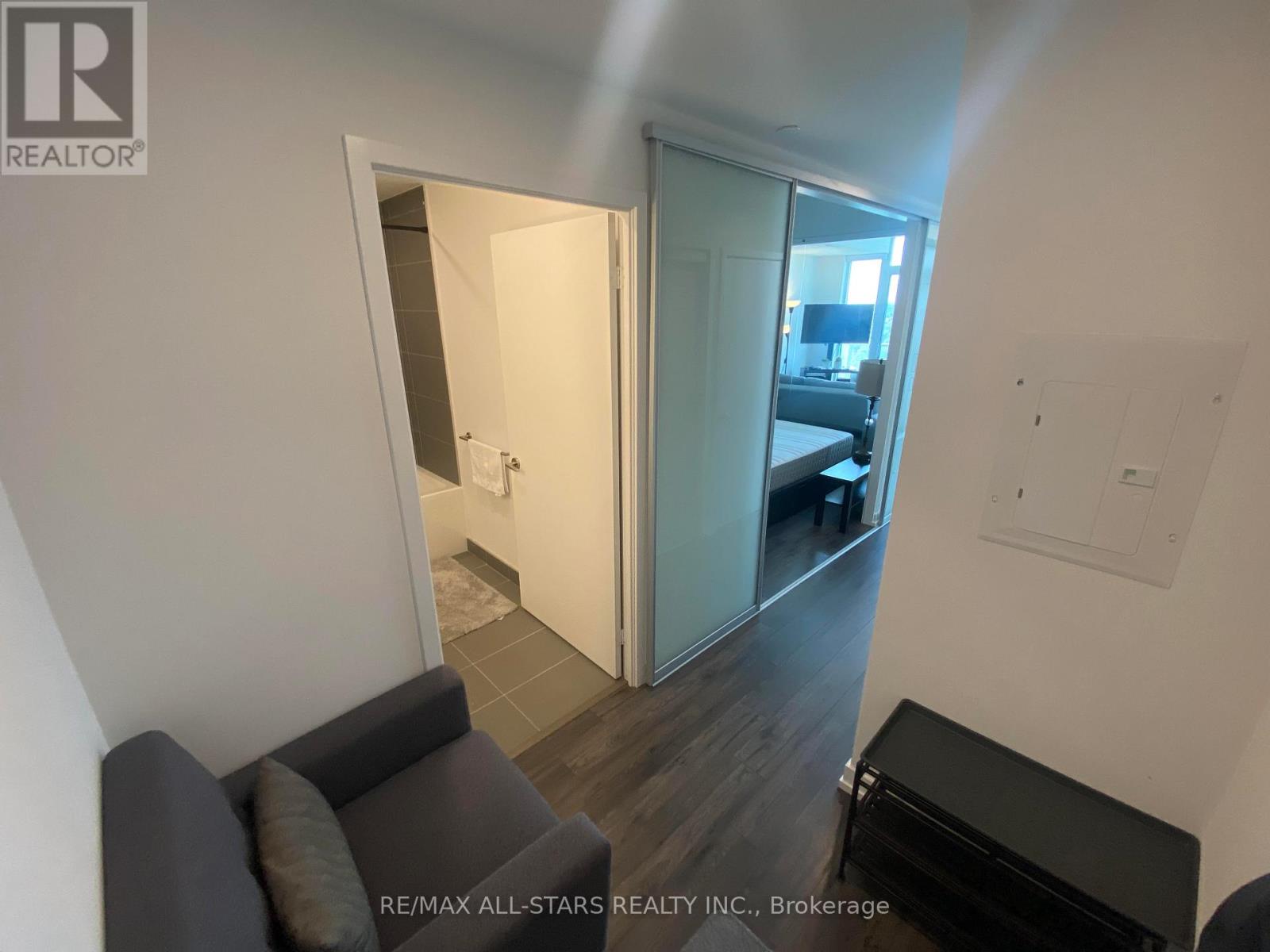 2302 - 33 Helendale Avenue, Toronto, Ontario  M4R 0A4 - Photo 6 - C13233056