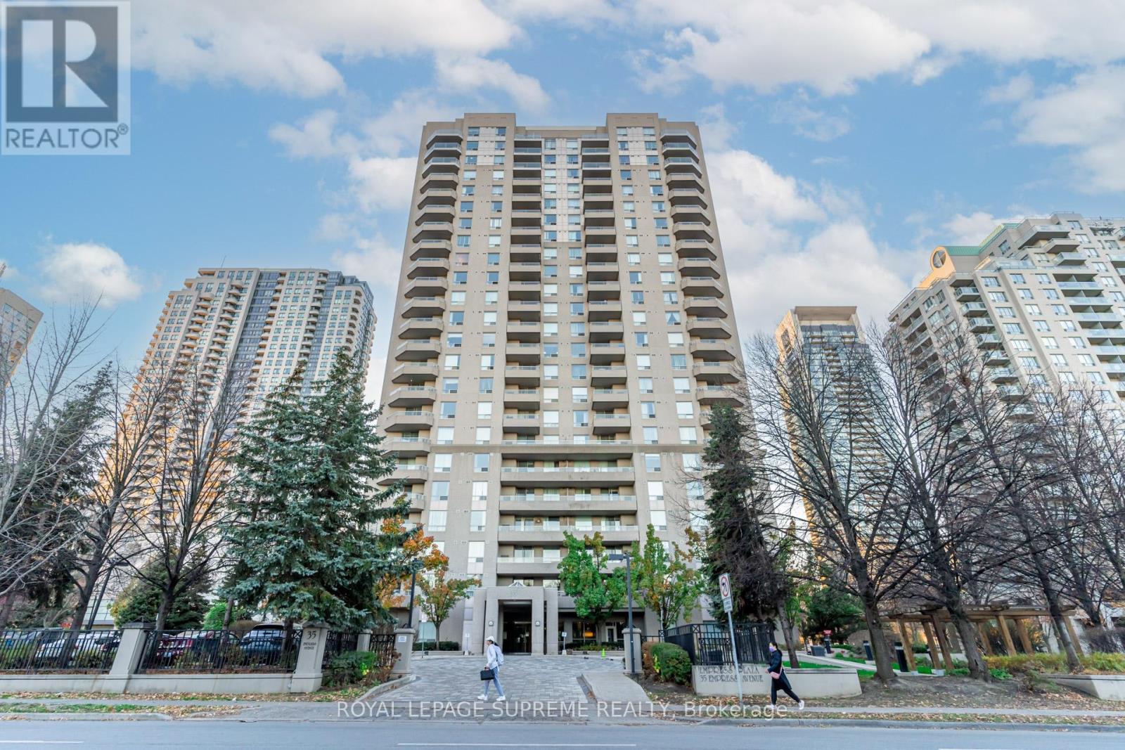 210 - 35 EMPRESS AVENUE, Toronto, Ontario