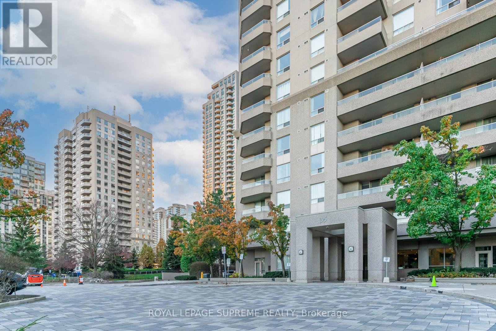 210 - 35 Empress Avenue, Toronto, Ontario  M2N 6T3 - Photo 2 - C13233070