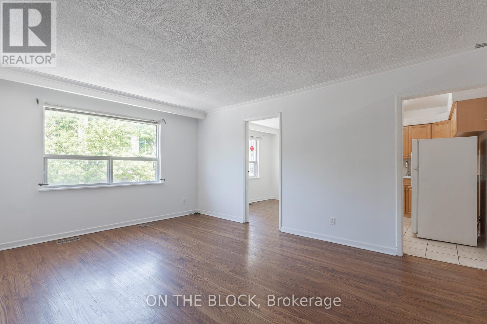 2 - 883 St Clair Avenue W, Toronto, Ontario  M6C 1C4 - Photo 4 - C13233076