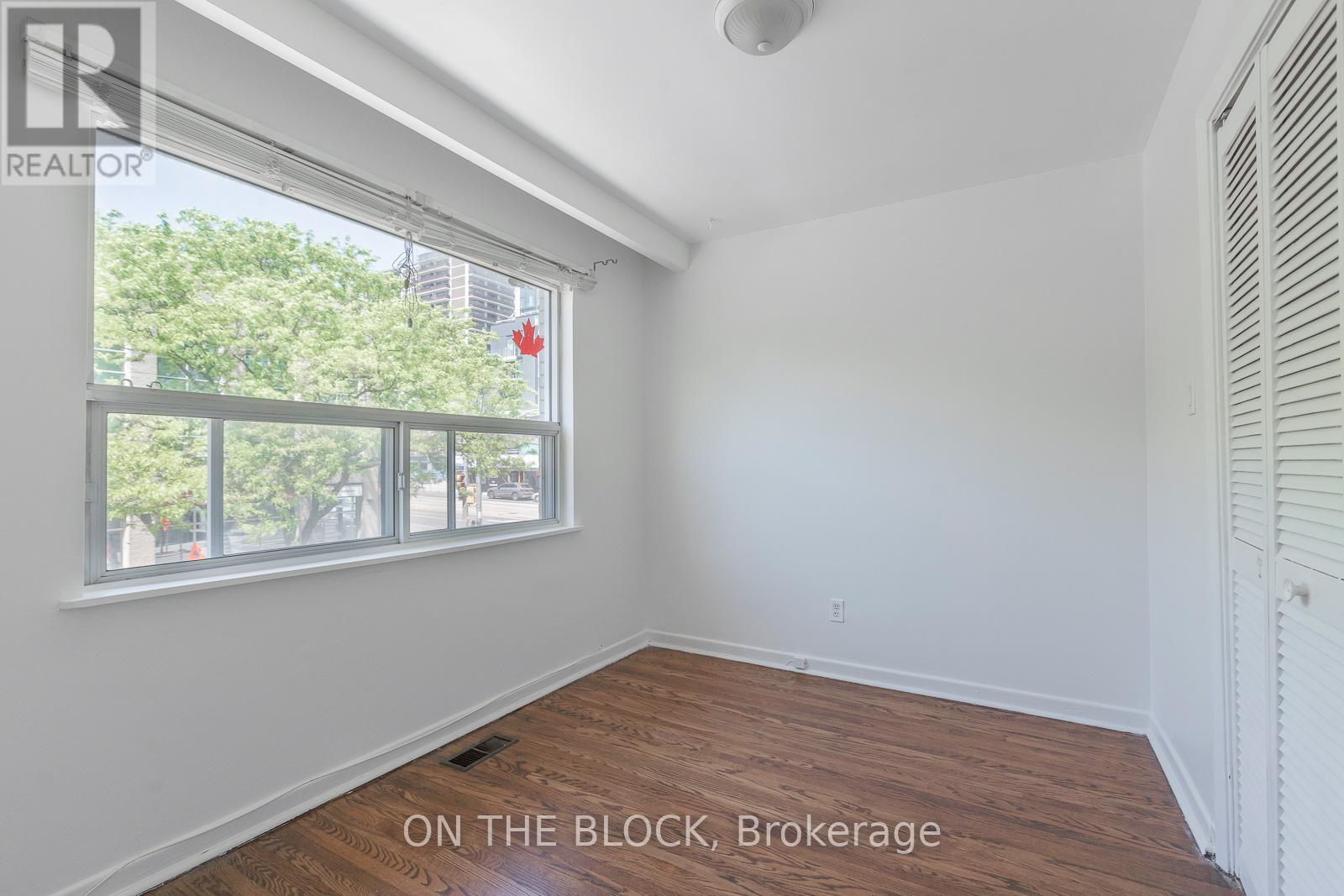 2 - 883 St Clair Avenue W, Toronto, Ontario  M6C 1C4 - Photo 5 - C13233076