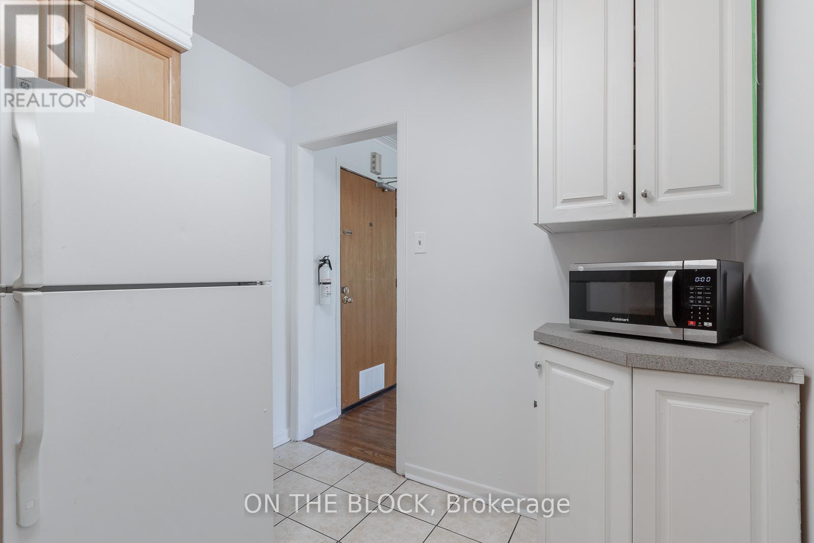 2 - 883 St Clair Avenue W, Toronto, Ontario  M6C 1C4 - Photo 9 - C13233076