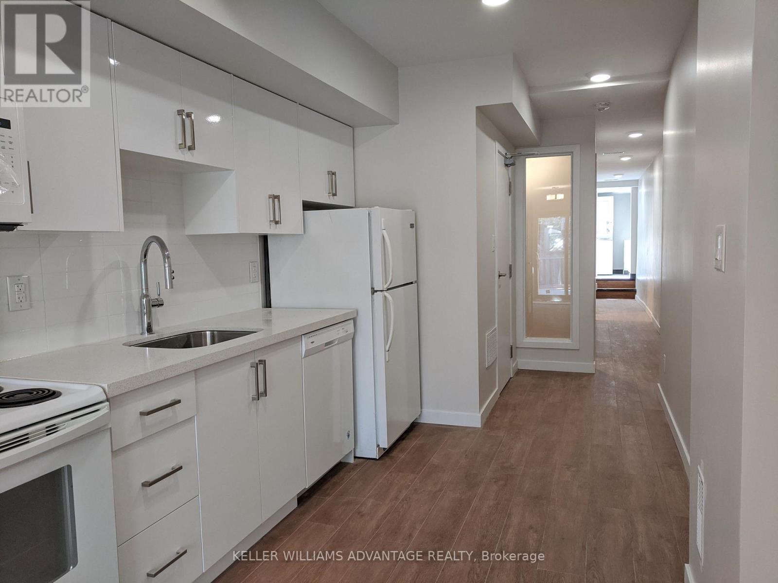 Lower - 119 Coxwell Avenue, Toronto, Ontario  M4L 3B3 - Photo 2 - E13232718
