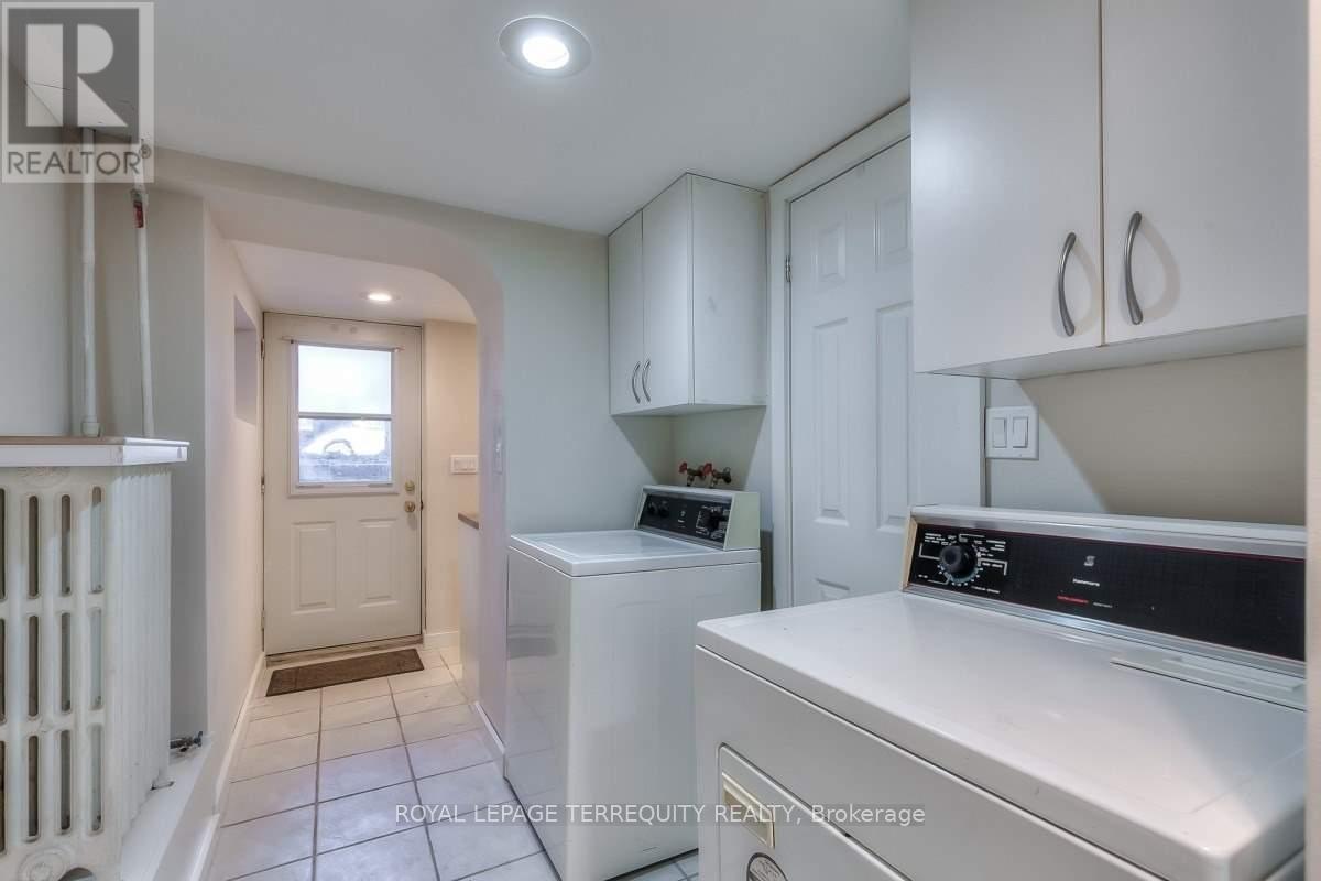 Bsmt - 1760 Queen Street E, Toronto, Ontario  M4L 1G7 - Photo 6 - E13232720