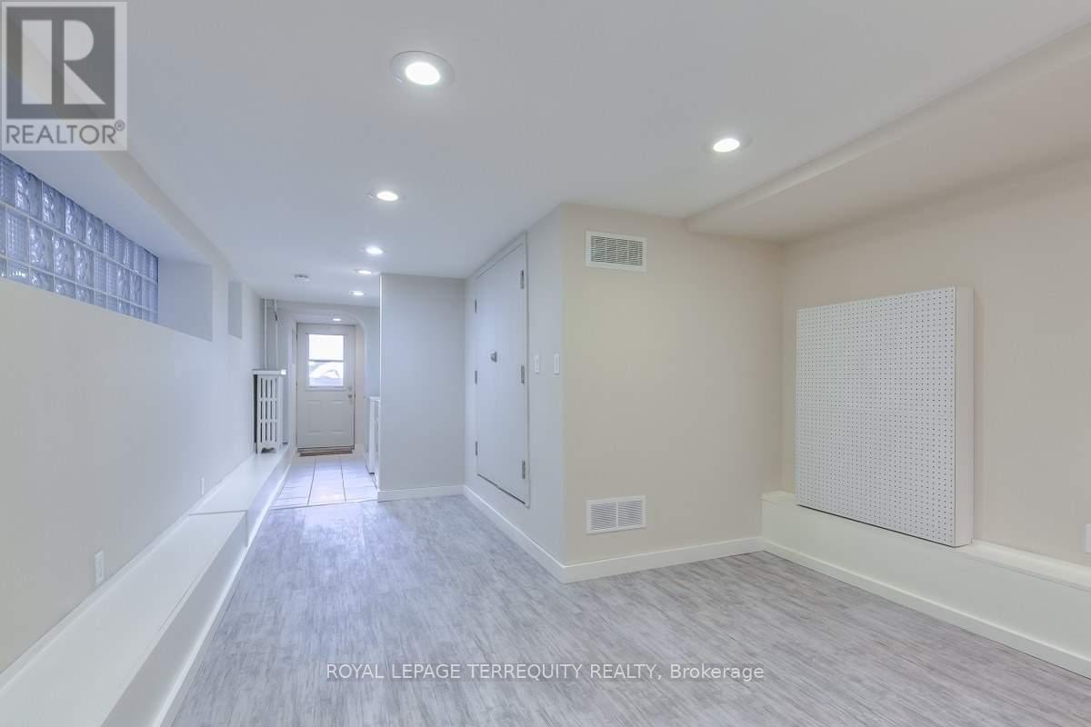 Bsmt - 1760 Queen Street E, Toronto, Ontario  M4L 1G7 - Photo 8 - E13232720