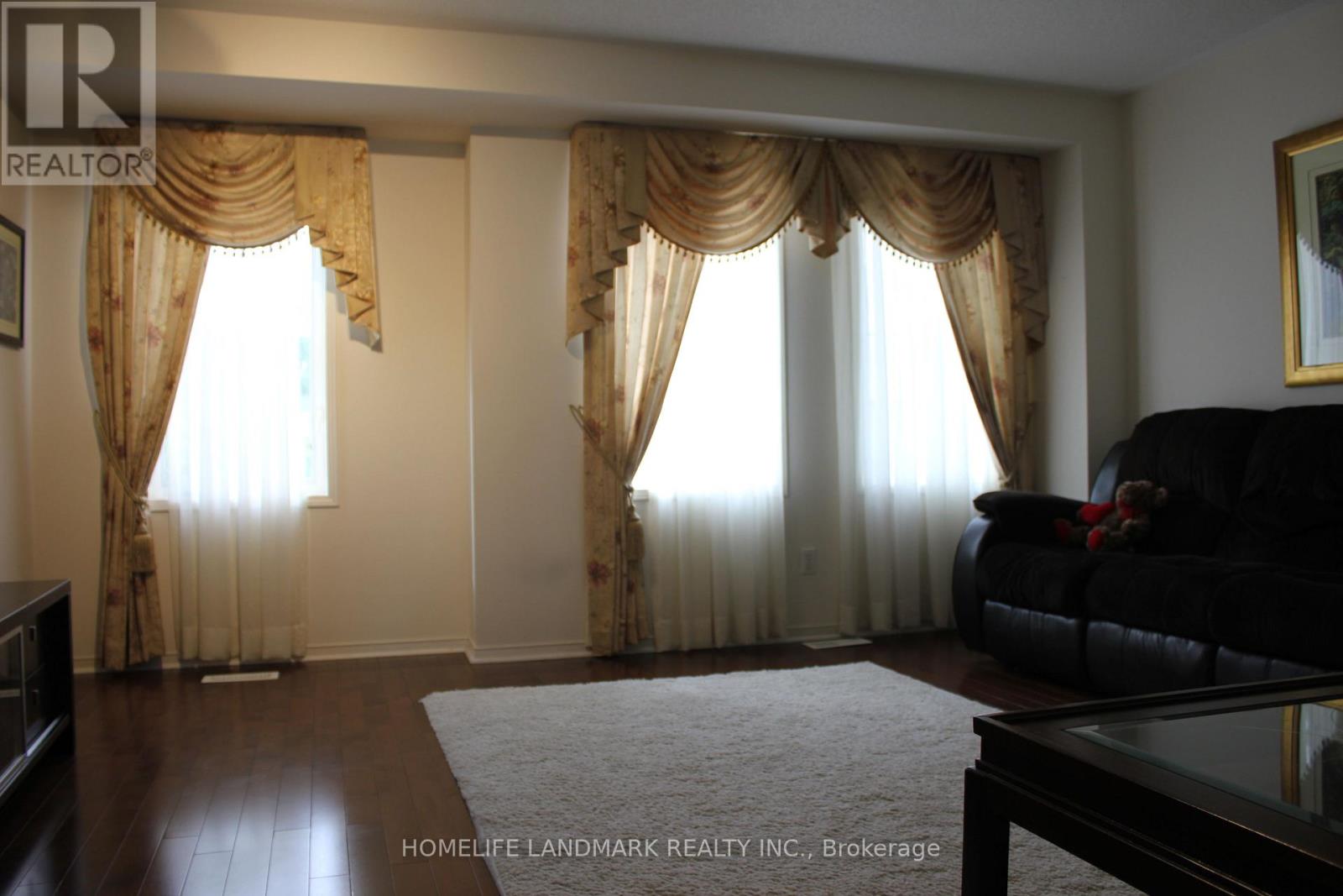 33 Kiriakou Street, Toronto, Ontario  M1P 5G8 - Photo 4 - E13232802