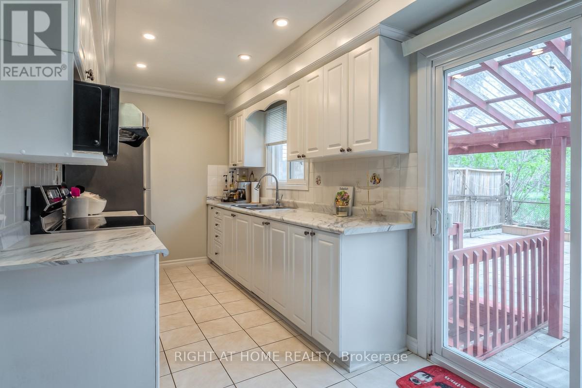 37 Mcknight Drive, Toronto, Ontario  M1B 2Z4 - Photo 11 - E13232814