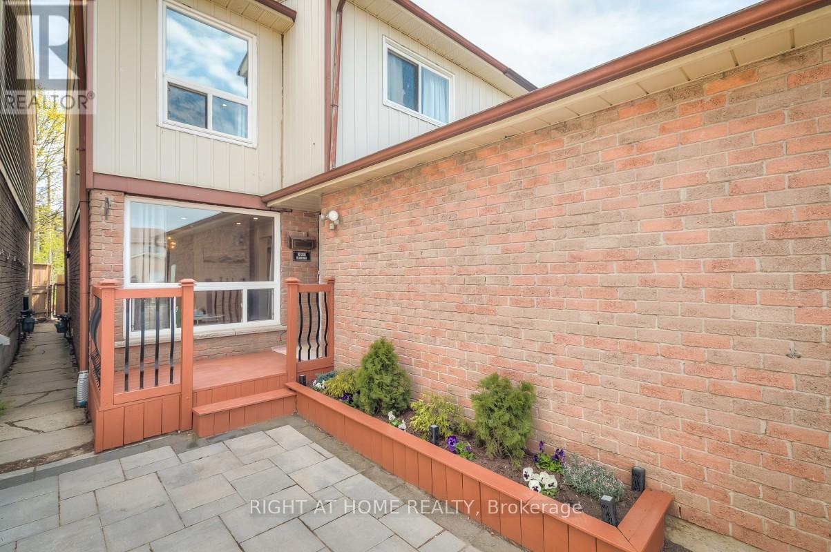 37 Mcknight Drive, Toronto, Ontario  M1B 2Z4 - Photo 3 - E13232814