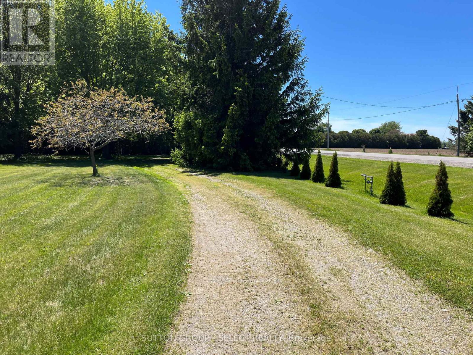 7504 Talbot Trail, Chatham-Kent, Ontario  N0P 1A0 - Photo 4 - X13228360