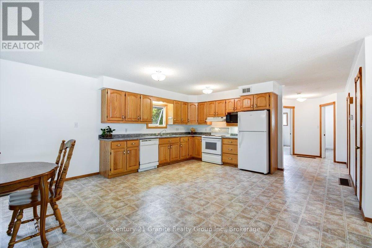 66 Hastings Street S, Bancroft, Ontario  K0L 1C0 - Photo 12 - X13233184