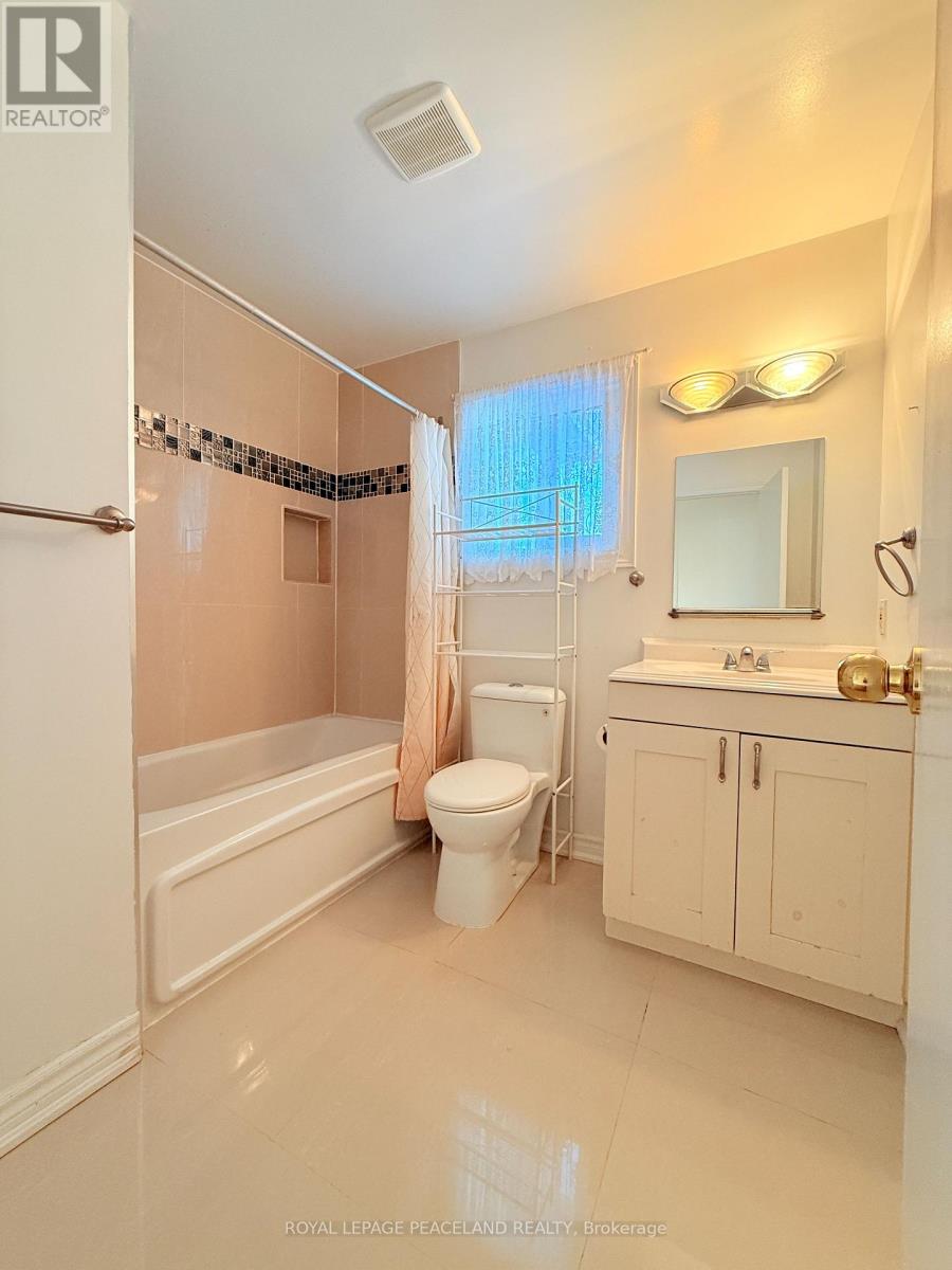 16 Madsen Crescent, Markham, Ontario  L3R 4P3 - Photo 12 - N13232732