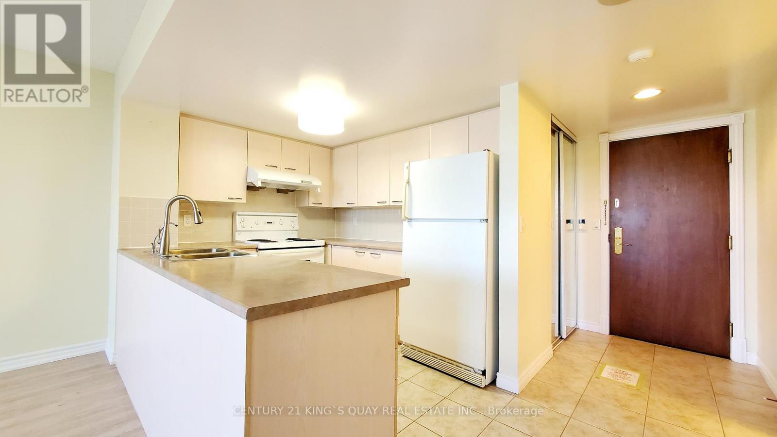 303 - 130 Pond Drive, Markham, Ontario  L3T 7W5 - Photo 9 - N13232862