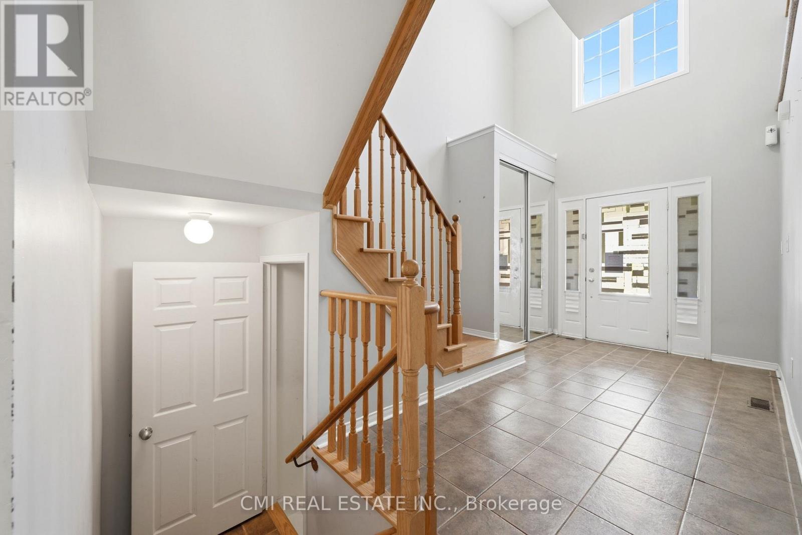 82 Gwillimbury Drive, Bradford West Gwillimbury (Bradford), Ontario  L3Z 0C8 - Photo 7 - N13232962