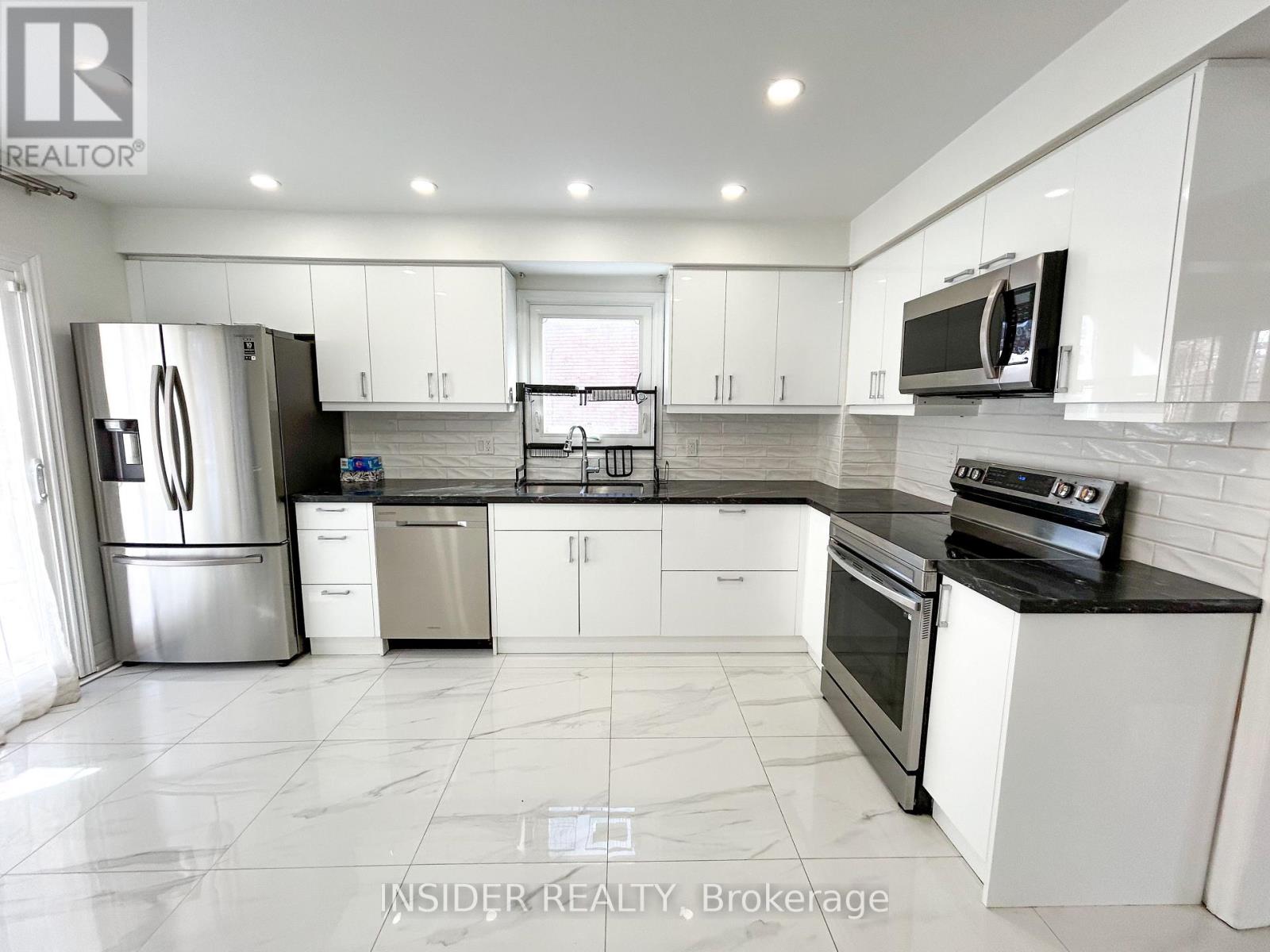 98 White Boulevard, Vaughan, Ontario  L4J 5Z5 - Photo 4 - N13233074