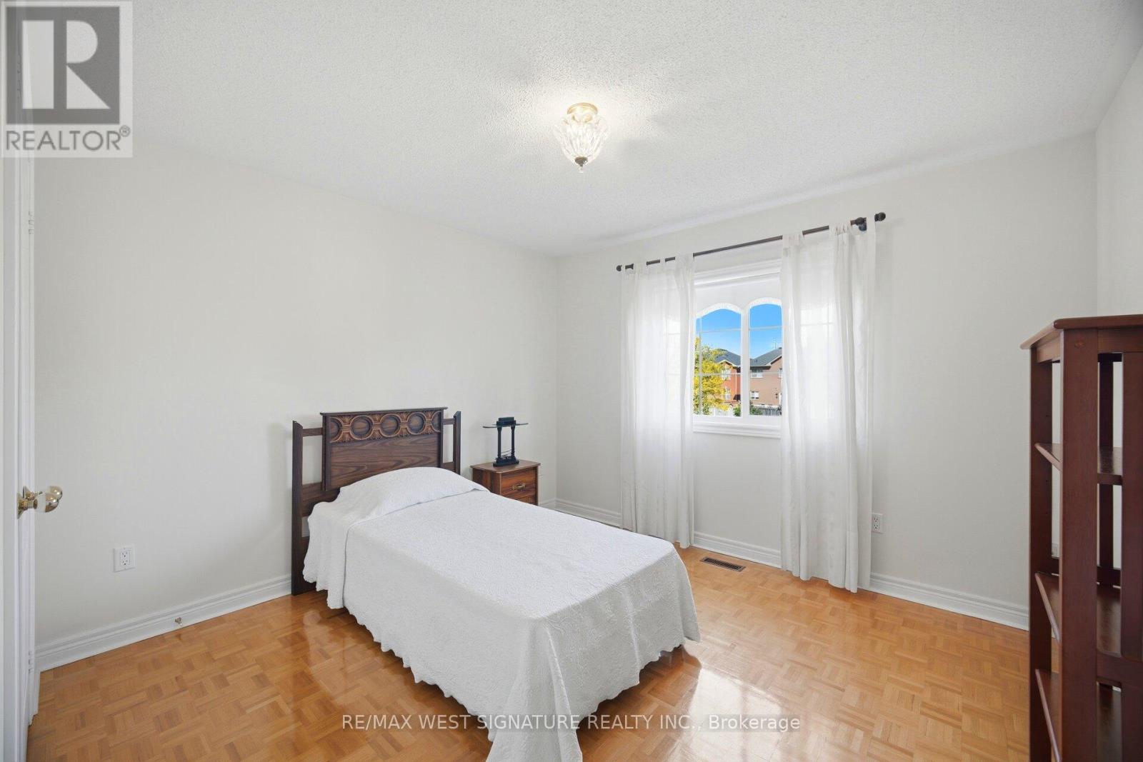 14 Blue Diamond Terrace, Vaughan, Ontario L4H 2G3 - Photo 17 - N13233088