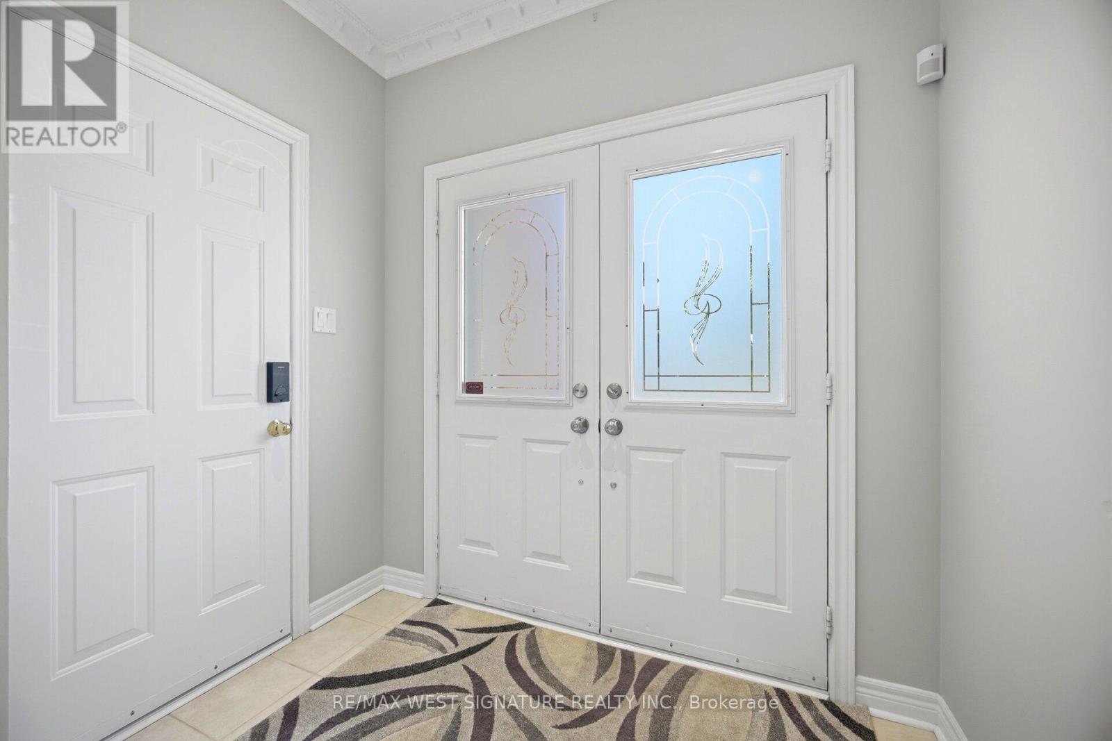 14 Blue Diamond Terrace, Vaughan, Ontario L4H 2G3 - Photo 4 - N13233088
