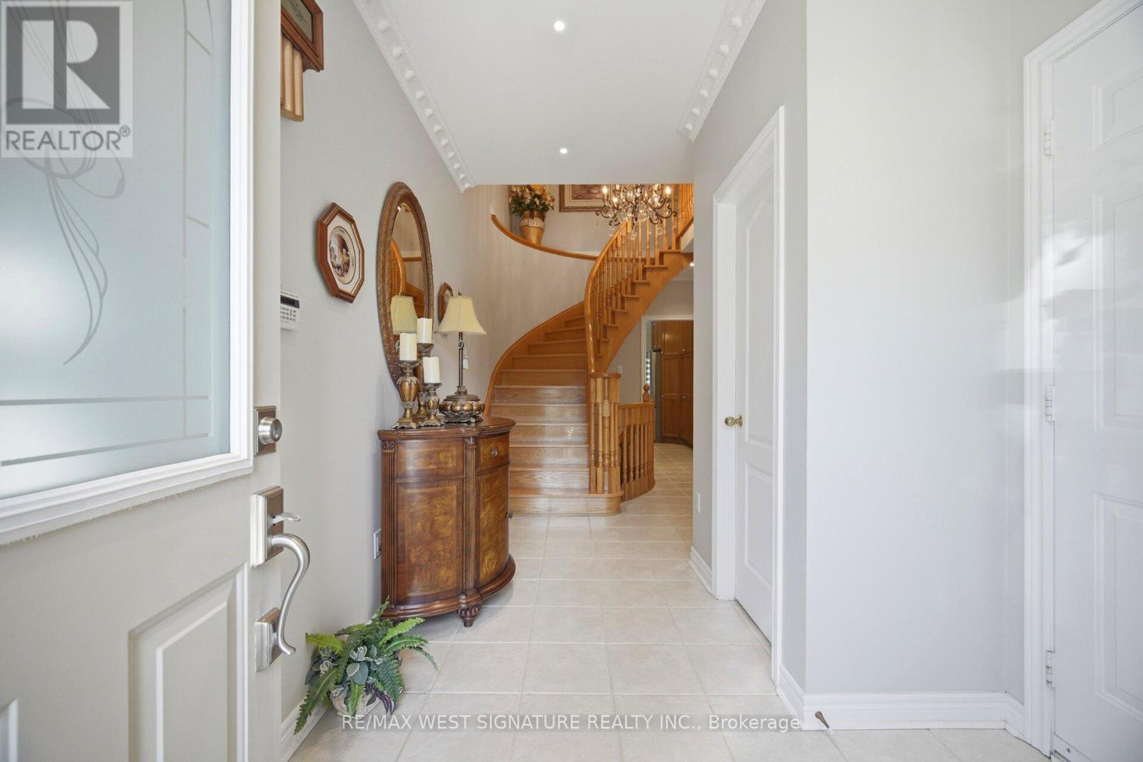 14 Blue Diamond Terrace, Vaughan, Ontario L4H 2G3 - Photo 5 - N13233088