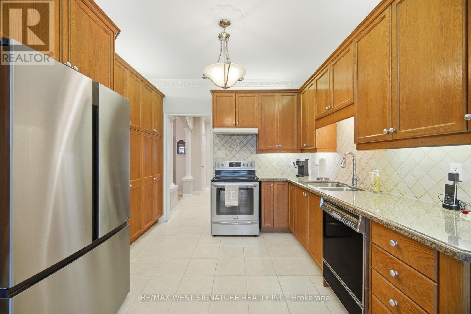 14 Blue Diamond Terrace, Vaughan, Ontario L4H 2G3 - Photo 7 - N13233088