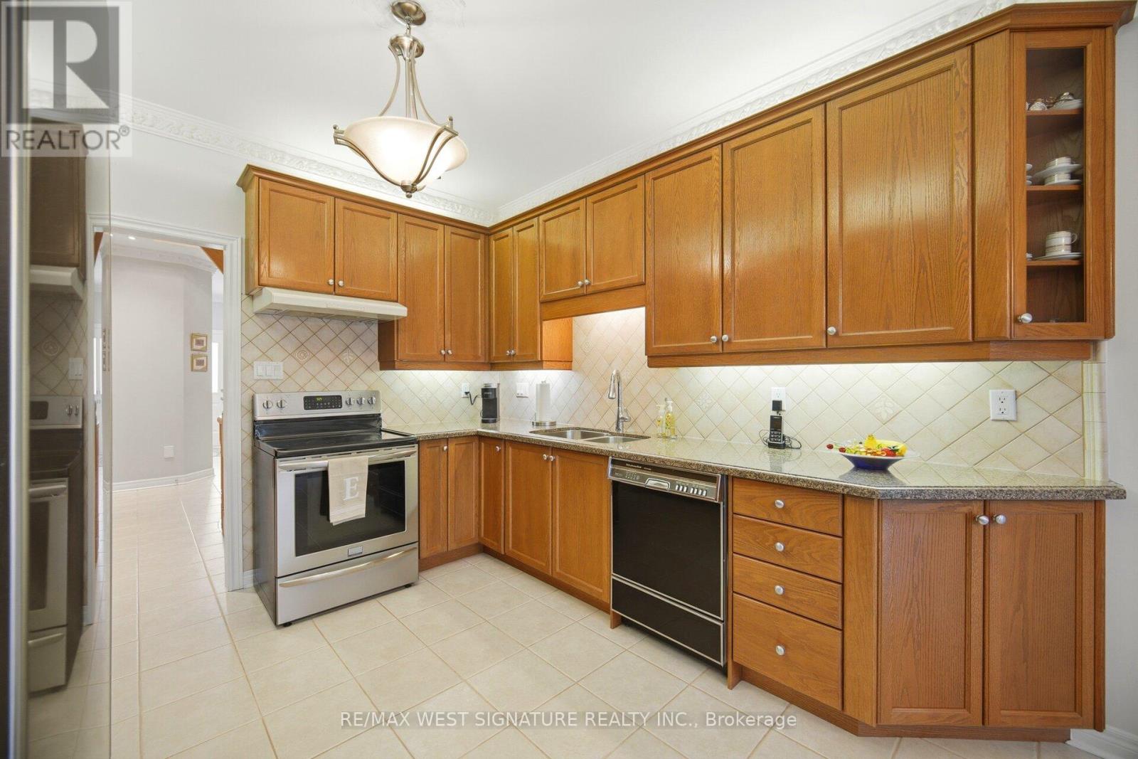 14 Blue Diamond Terrace, Vaughan, Ontario L4H 2G3 - Photo 8 - N13233088