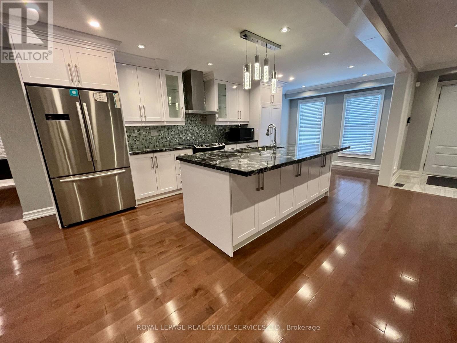 18 Sir Gawaine Place, Markham, Ontario  L3P 3A2 - Photo 3 - N13233098