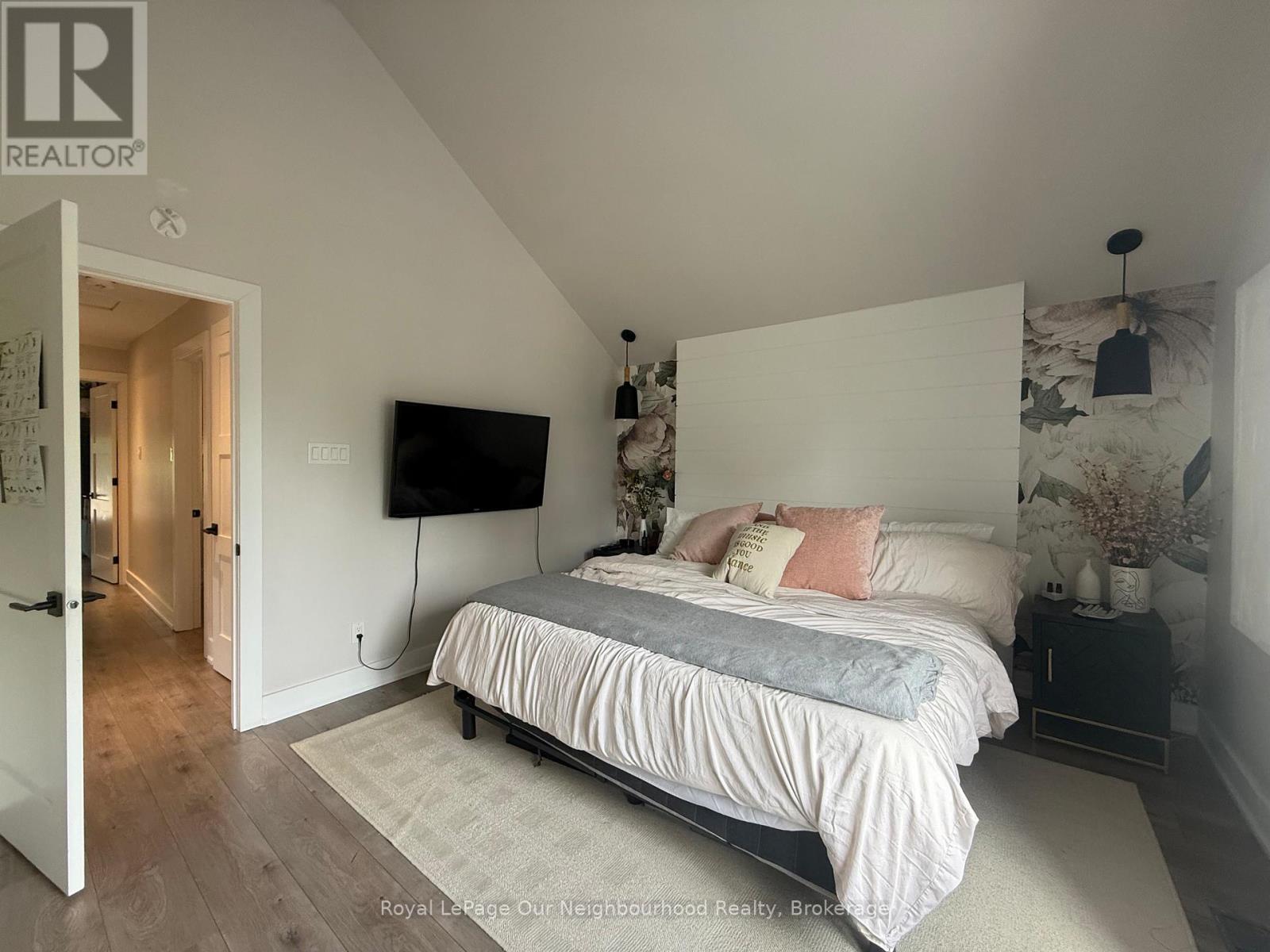 Upper - 48 Albani Street, Toronto, Ontario  M8V 1X2 - Photo 10 - W13233250